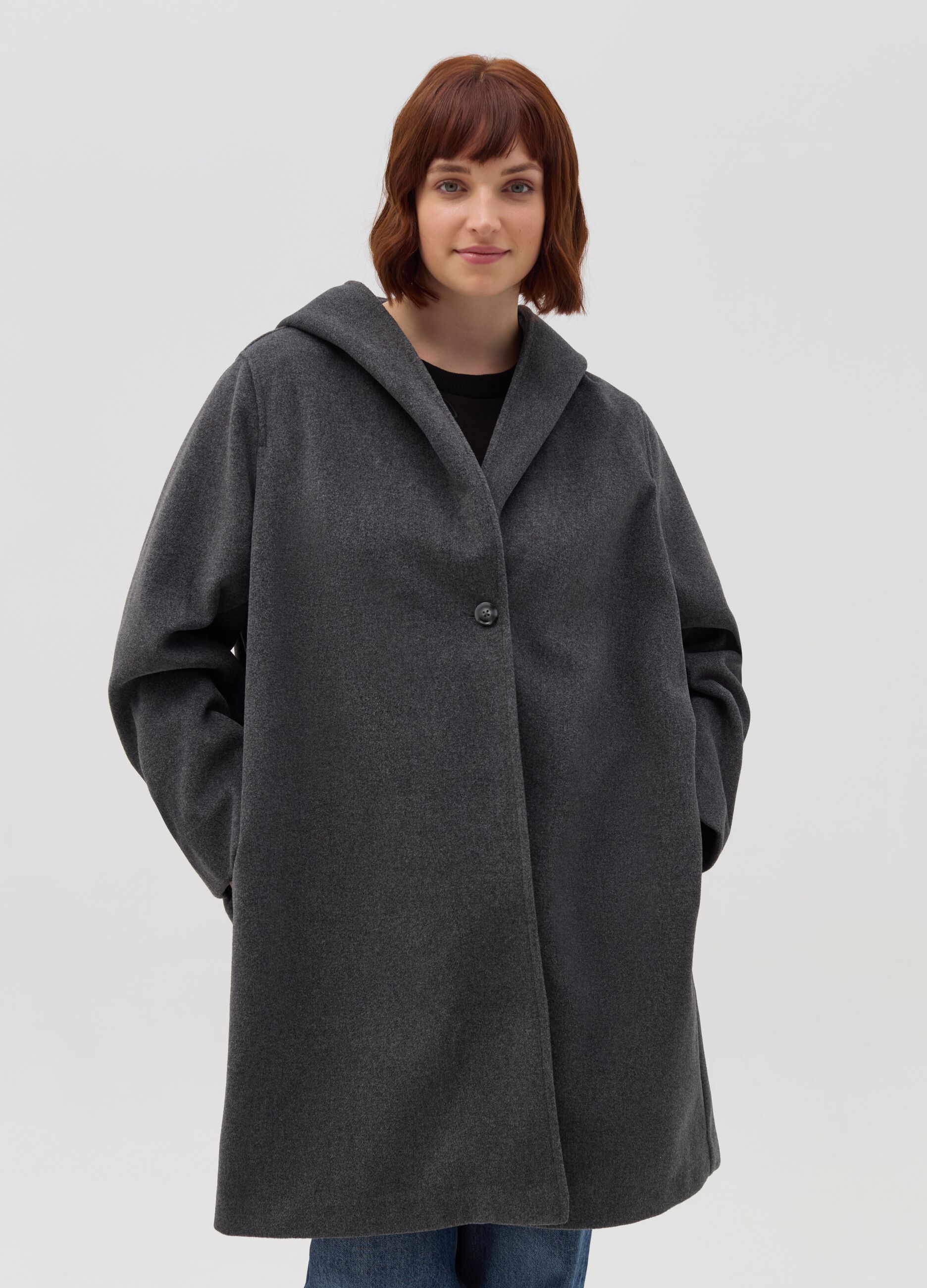 Curvy coat with hood