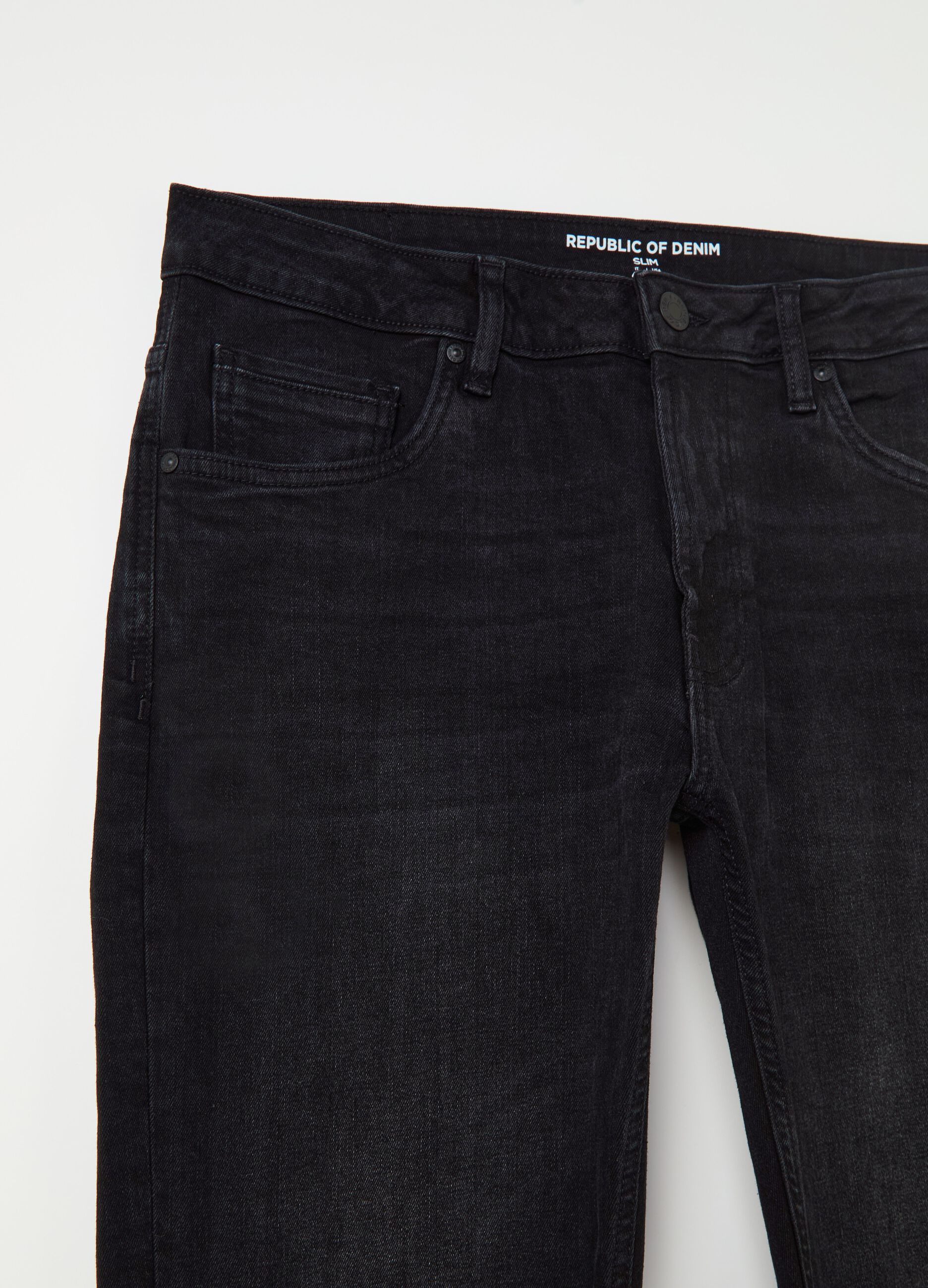 Slim-fit jeans with five pockets