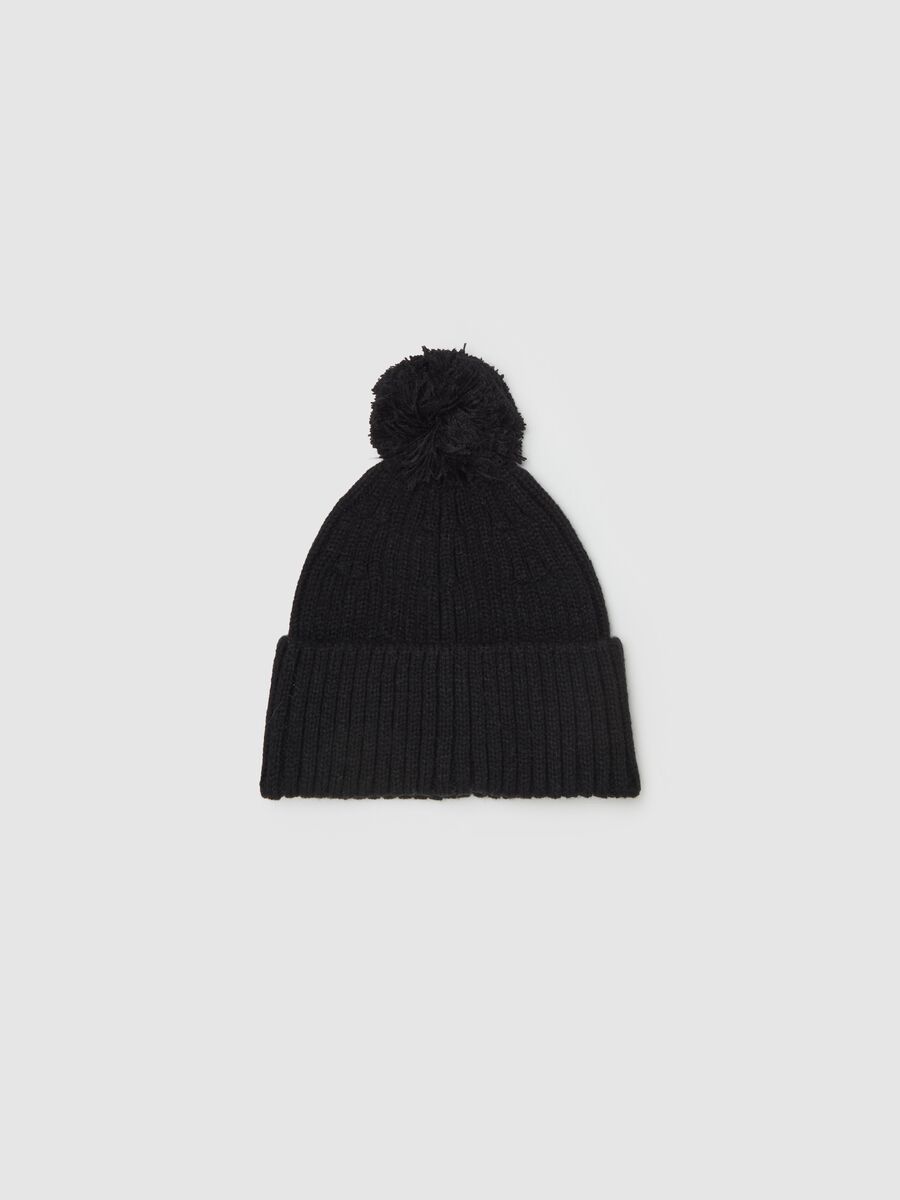 Knitted hat with pompom_0