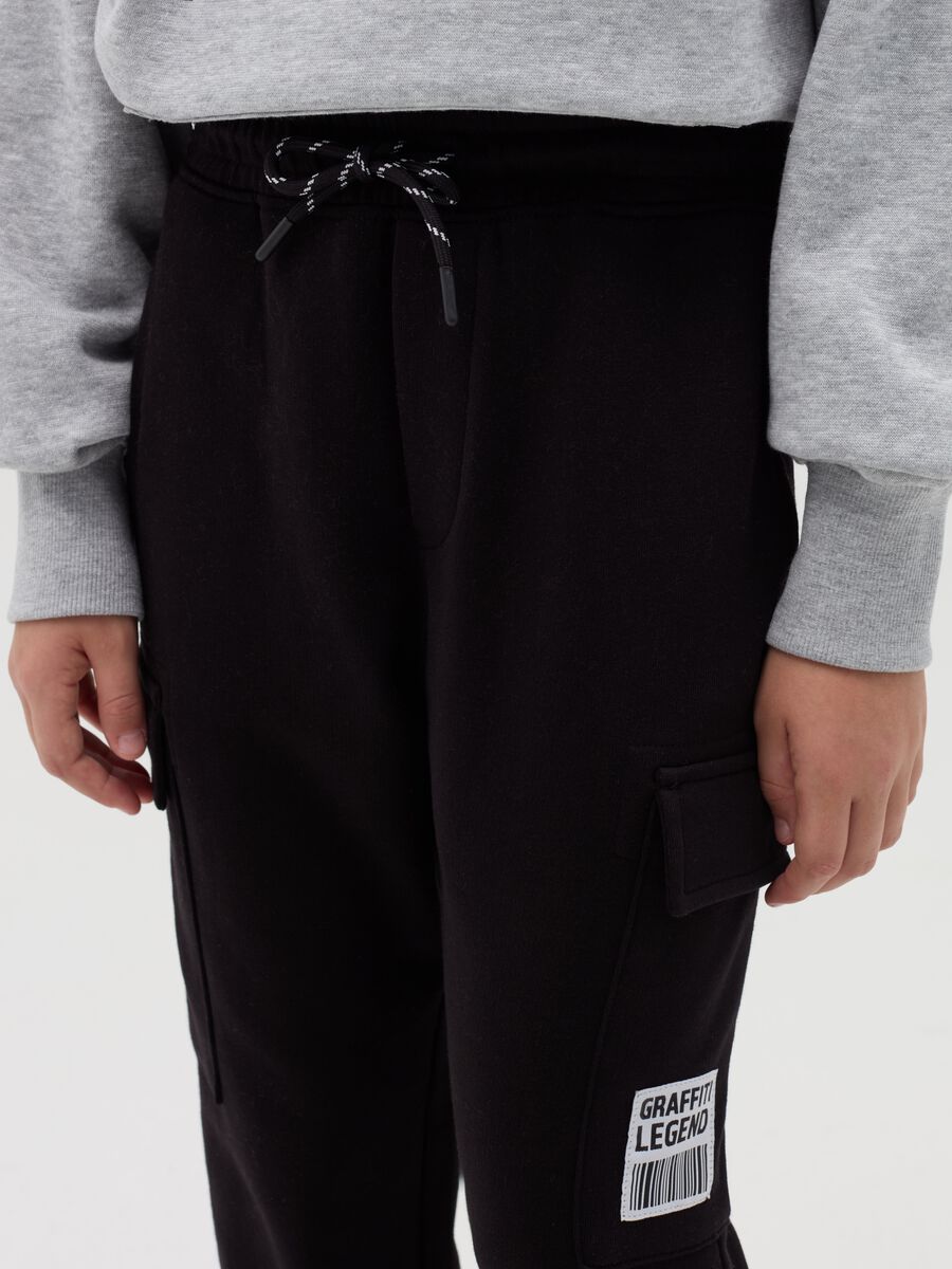 Cargo joggers with "Graffiti Legend” print_2