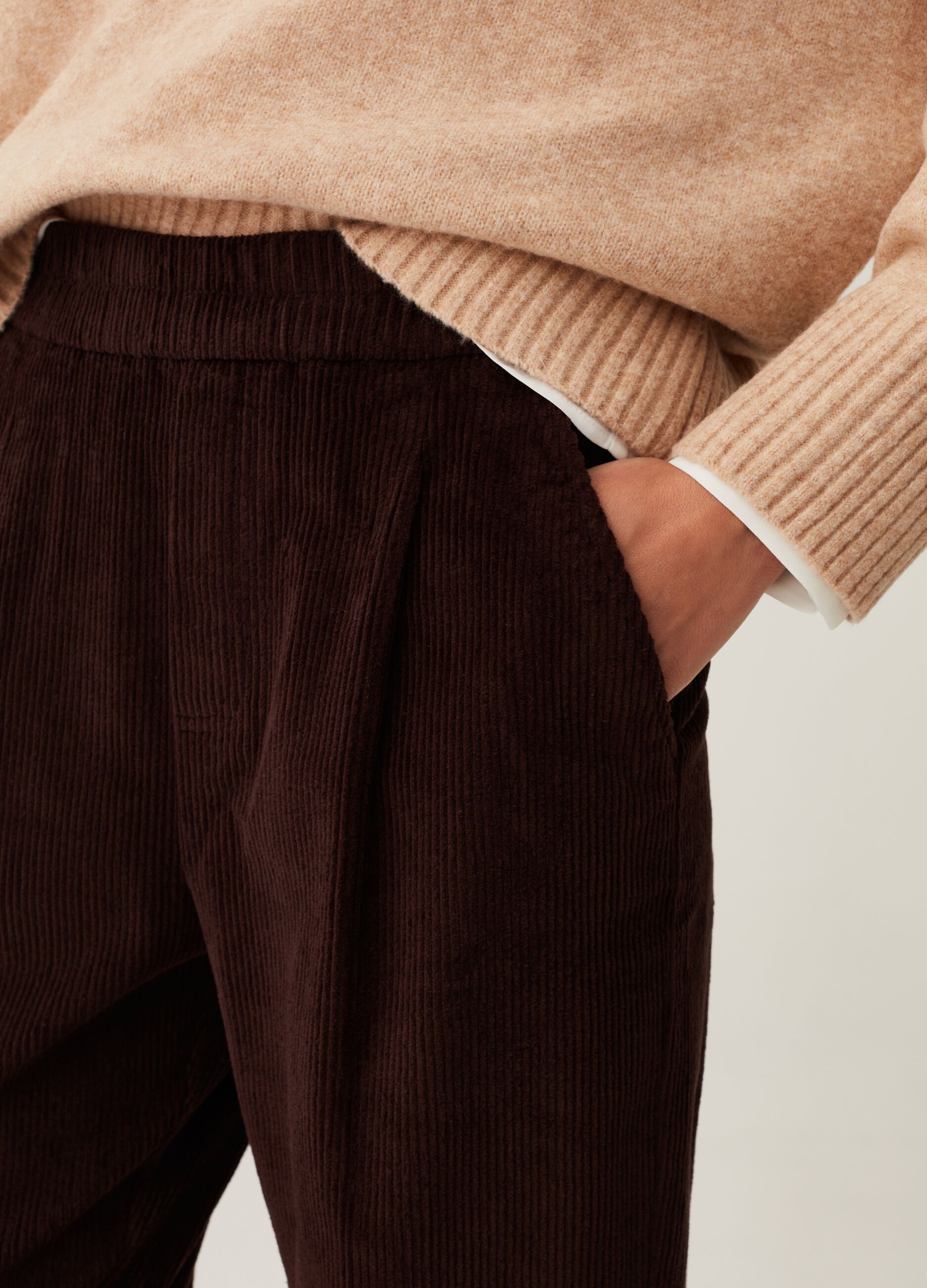 Corduroy cropped joggers