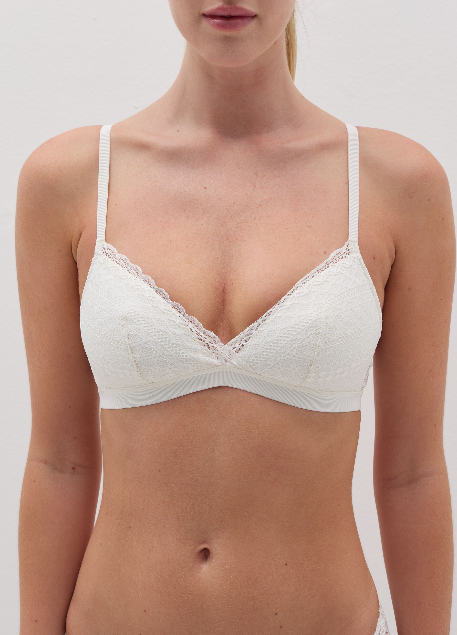 Gloria bra in macramé lace without underwiring with cups