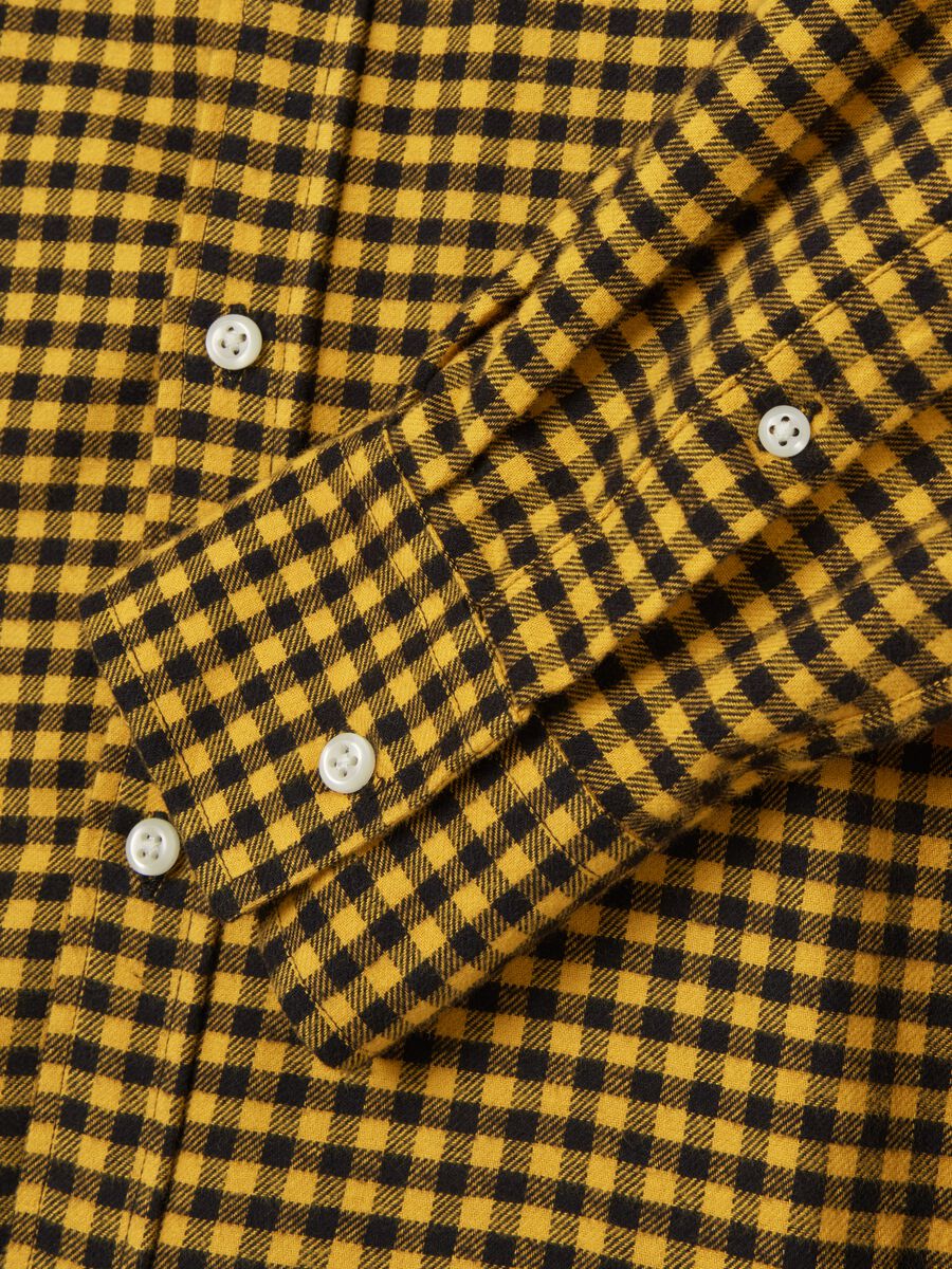 Flannel shirt with gingham pattern_5