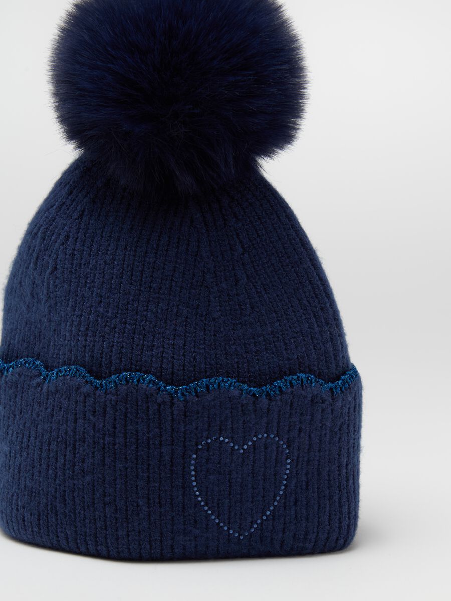 Knitted hat with pompom and diamantés_2