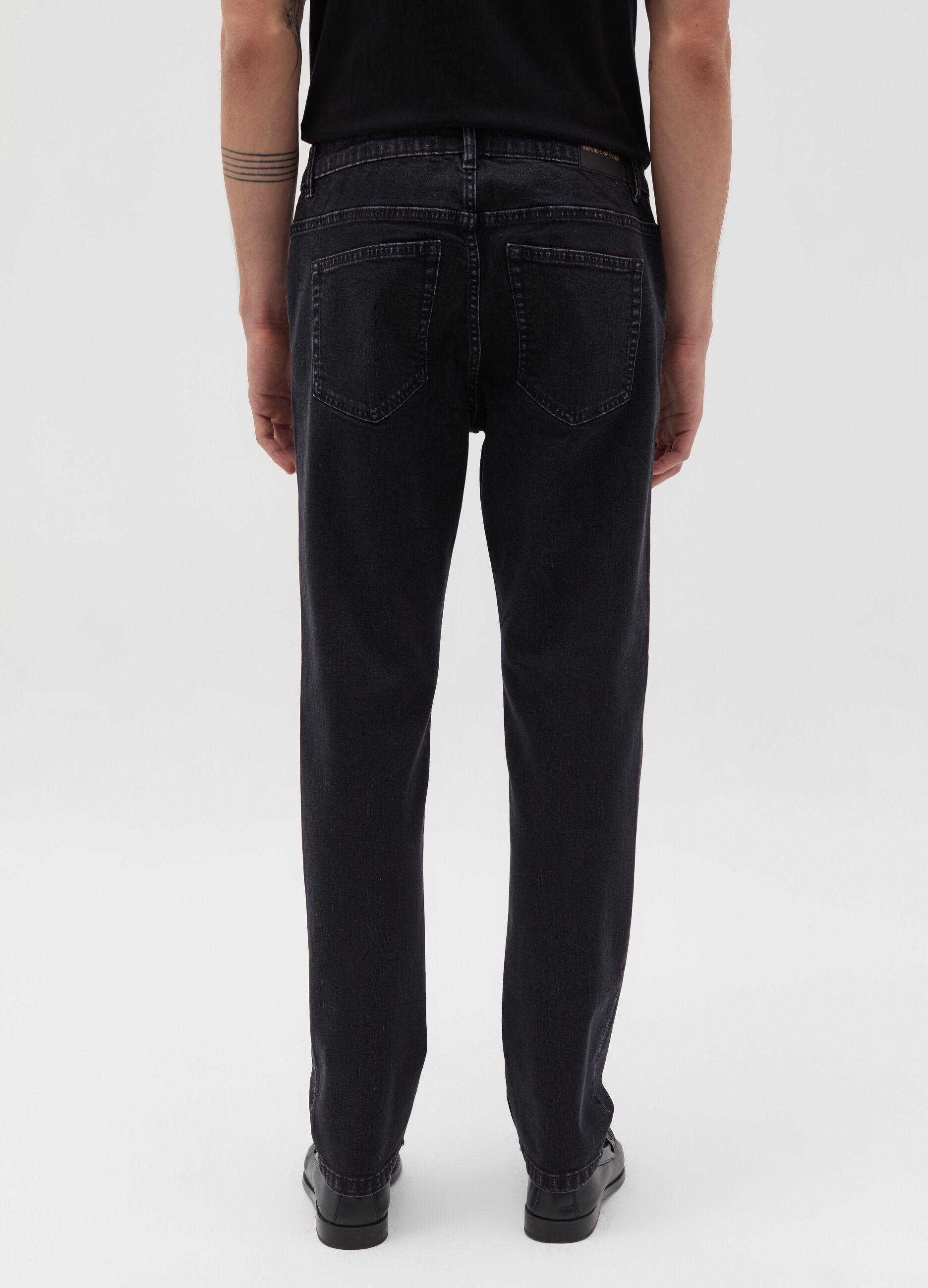 Slim-fit jeans with five pockets