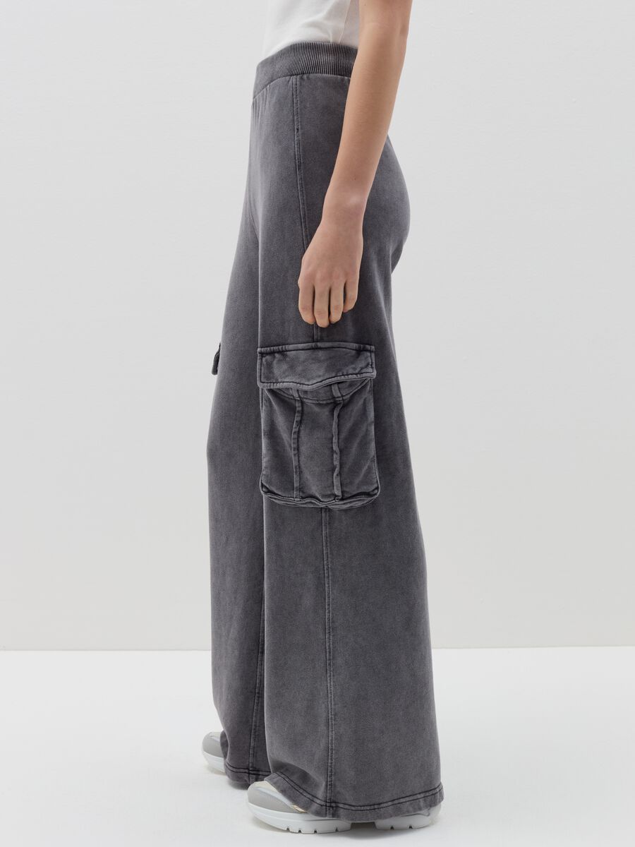 Wide-leg cargo trousers_2