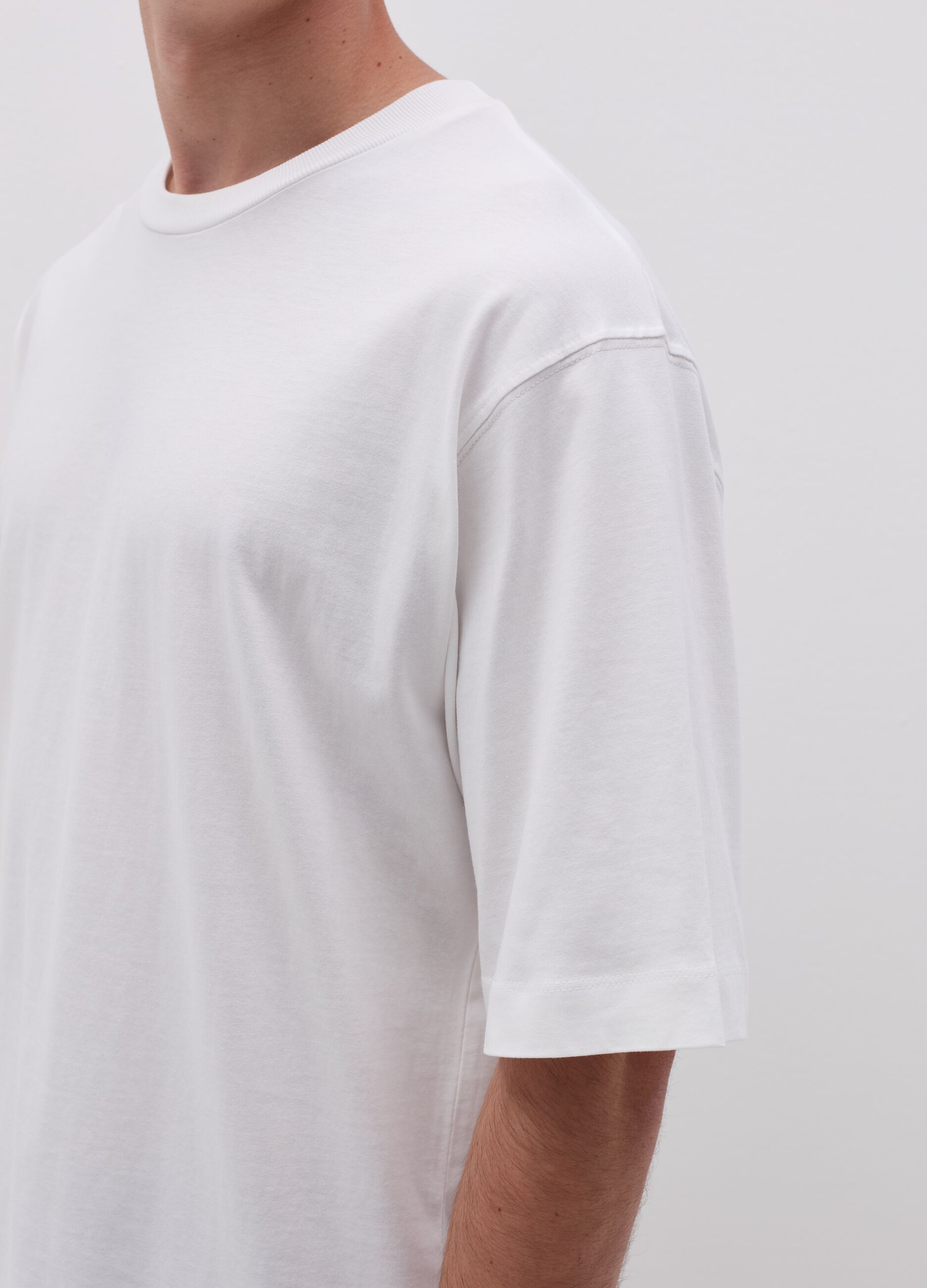 Cotton T-shirt with round neck