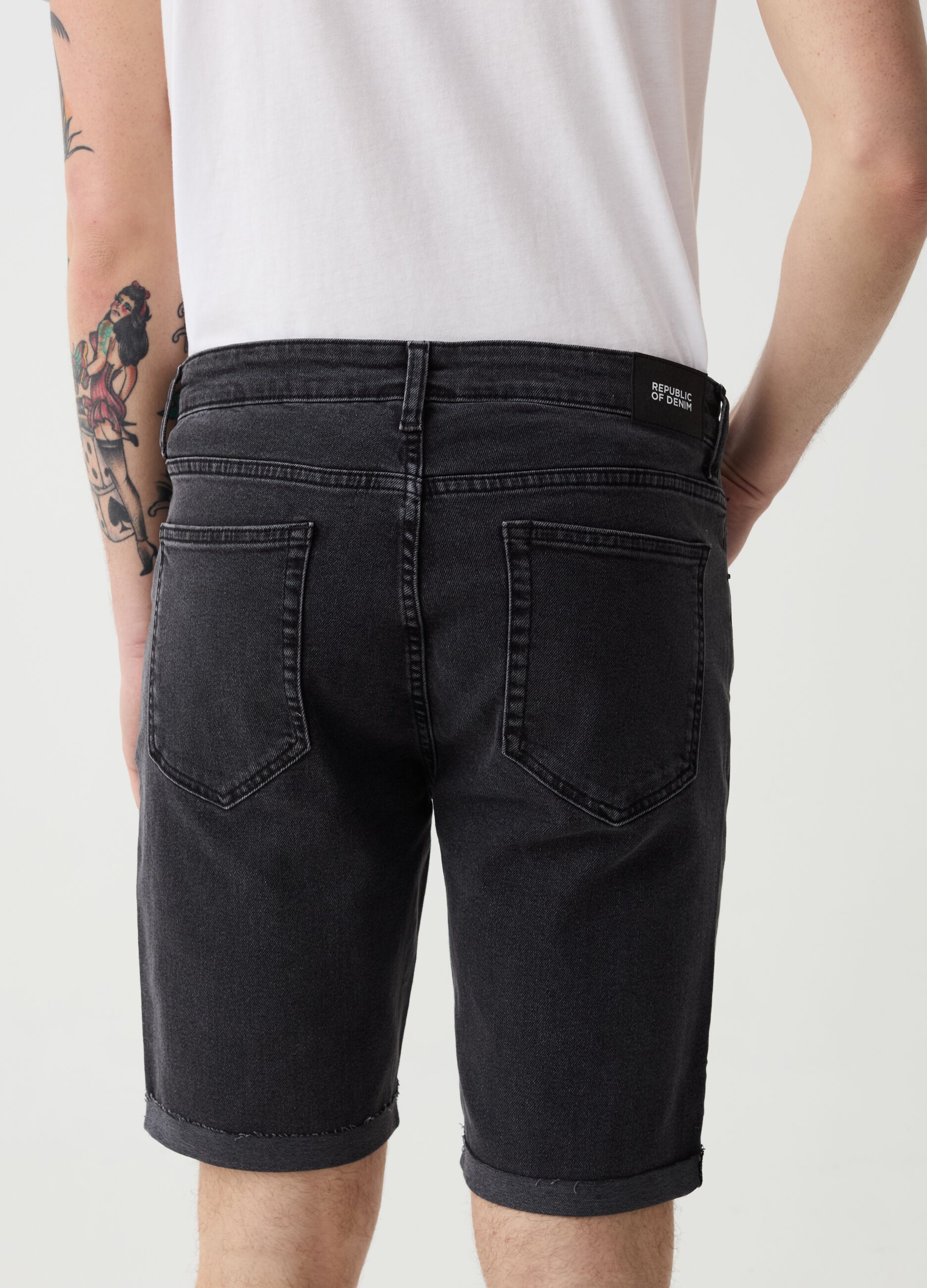 Slim-fit Bermuda short in stretch denim