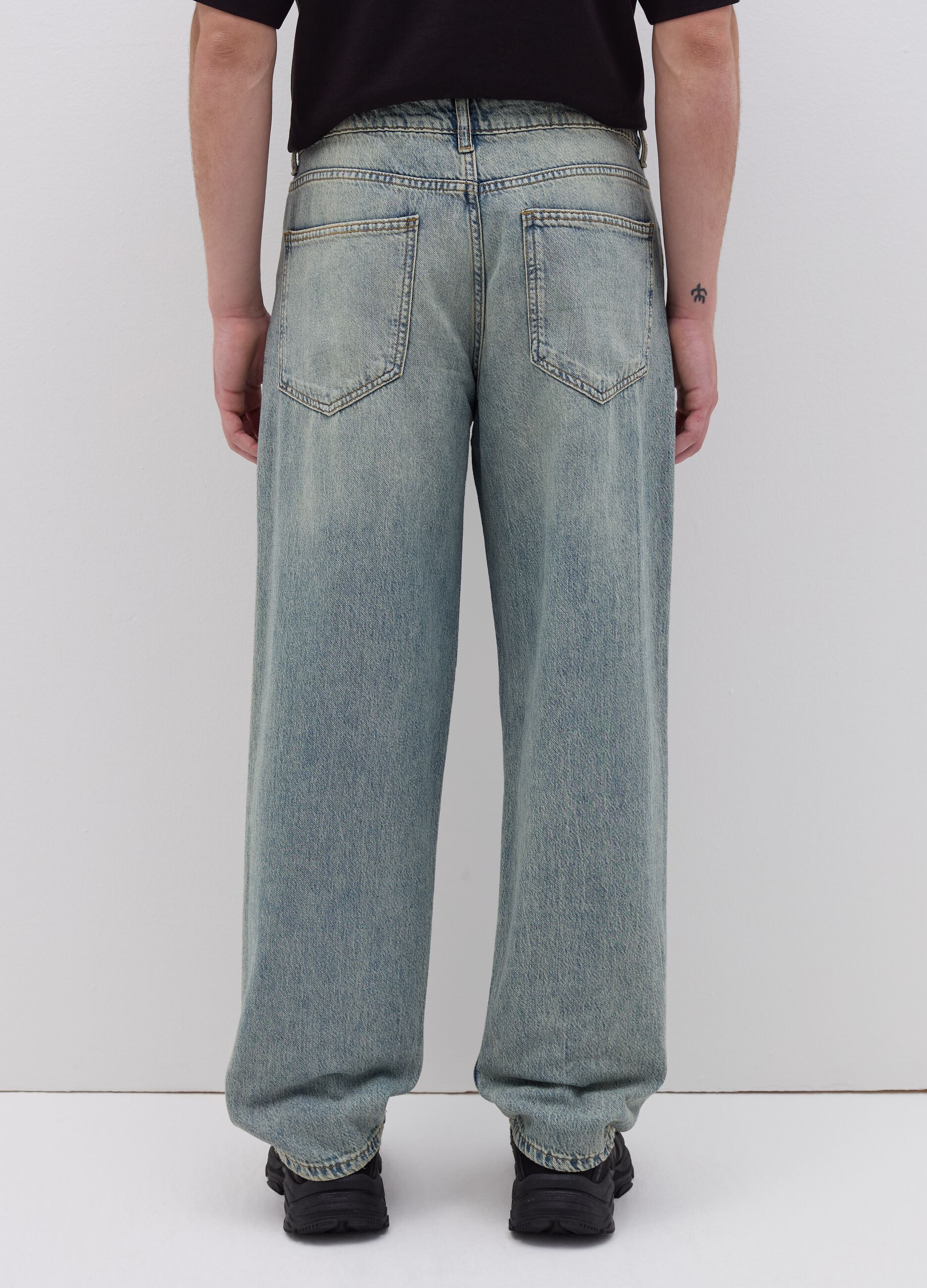 Baggy-fit jeans with five pockets