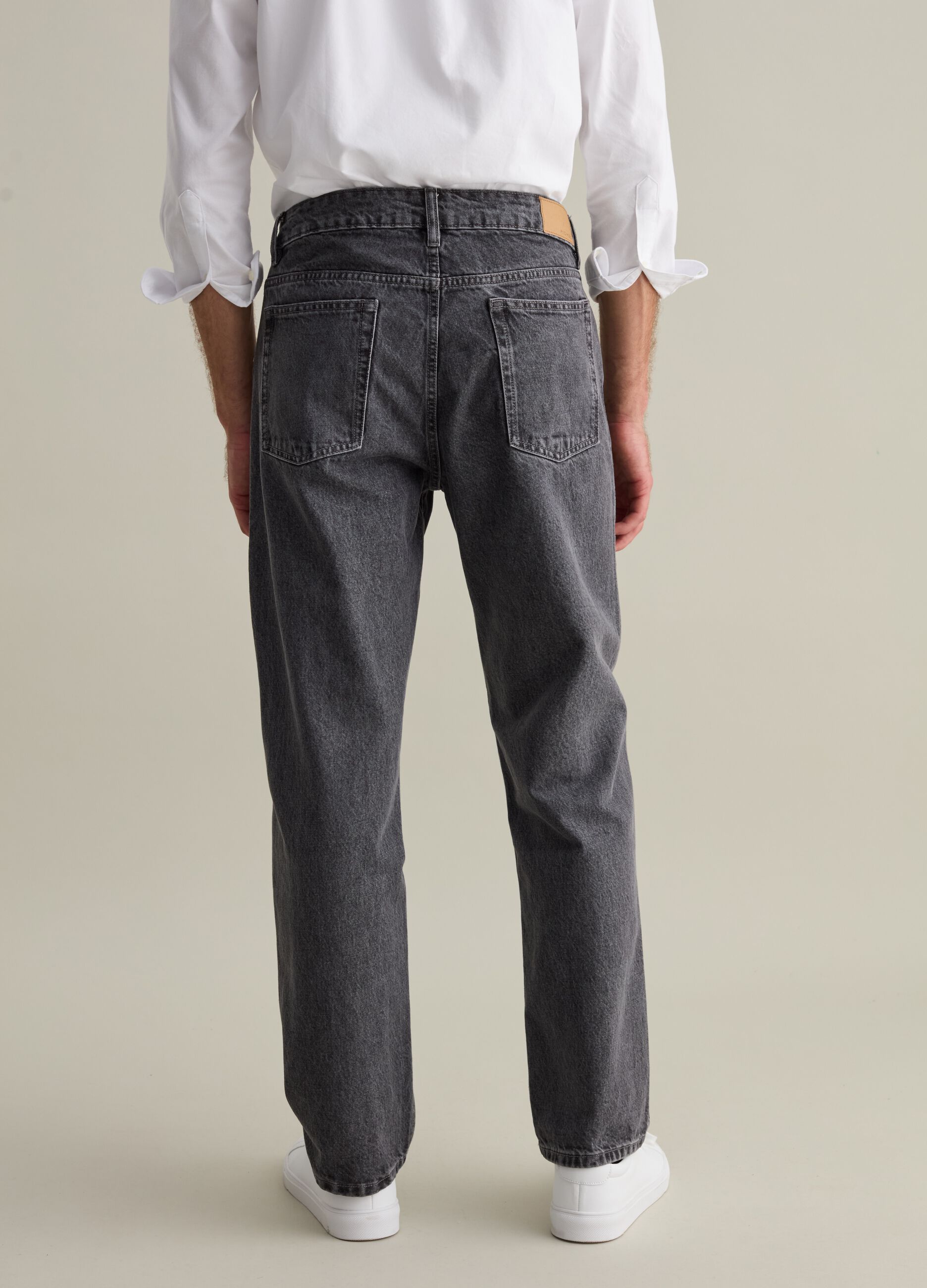 Five-pocket,straight-fit jeans