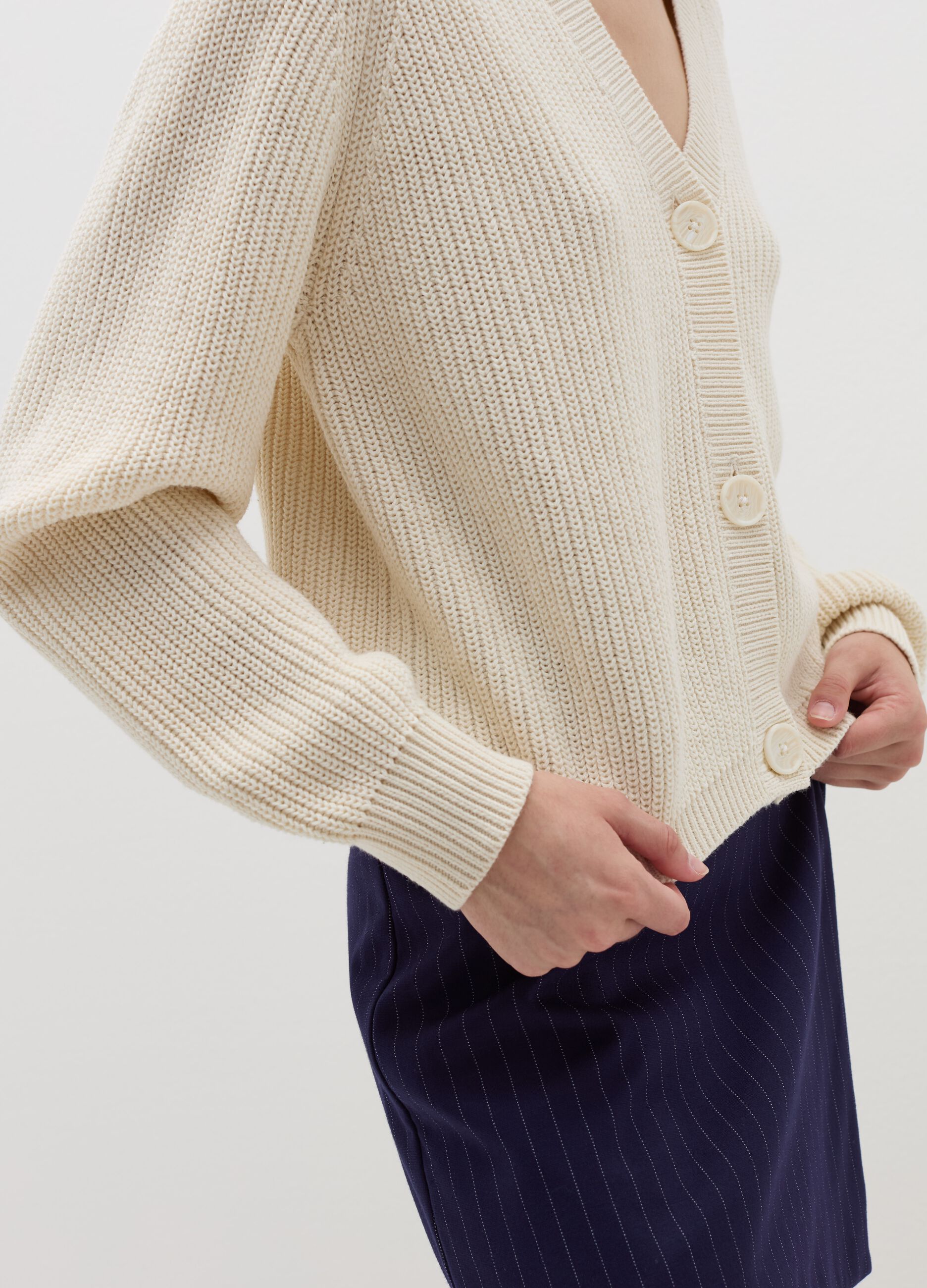 Ribbed cardigan with V neck