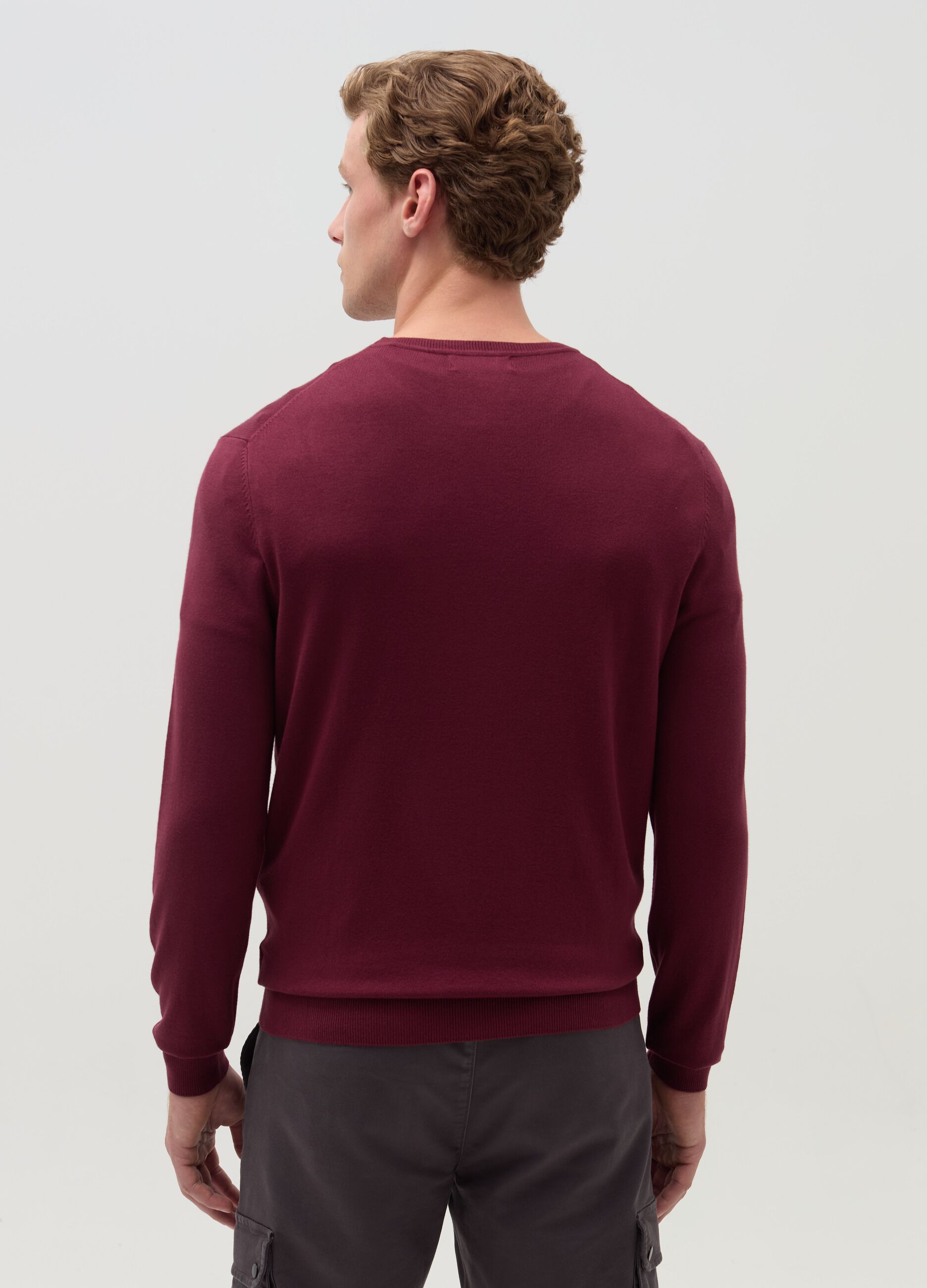 Round neck pullover