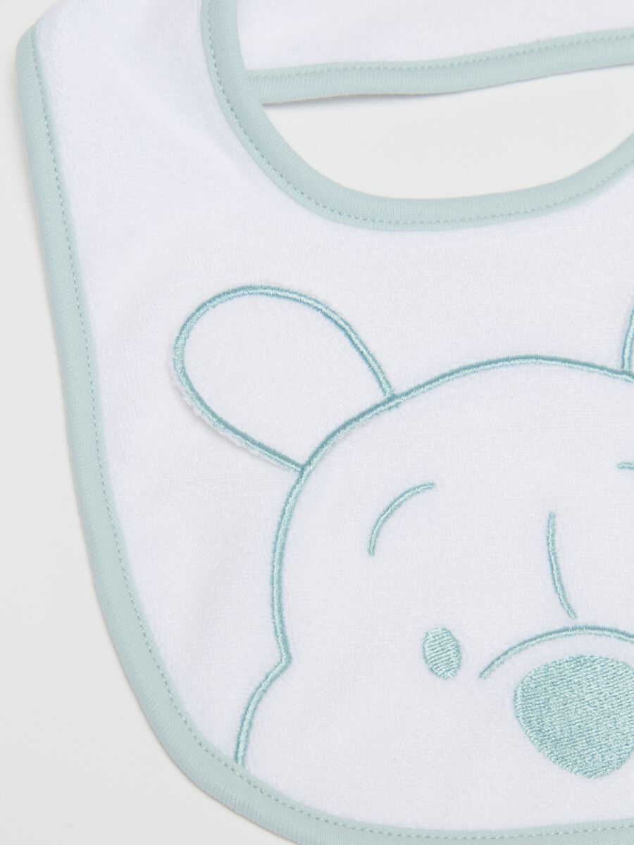 Bib with Winnie the Pooh embroidery_2