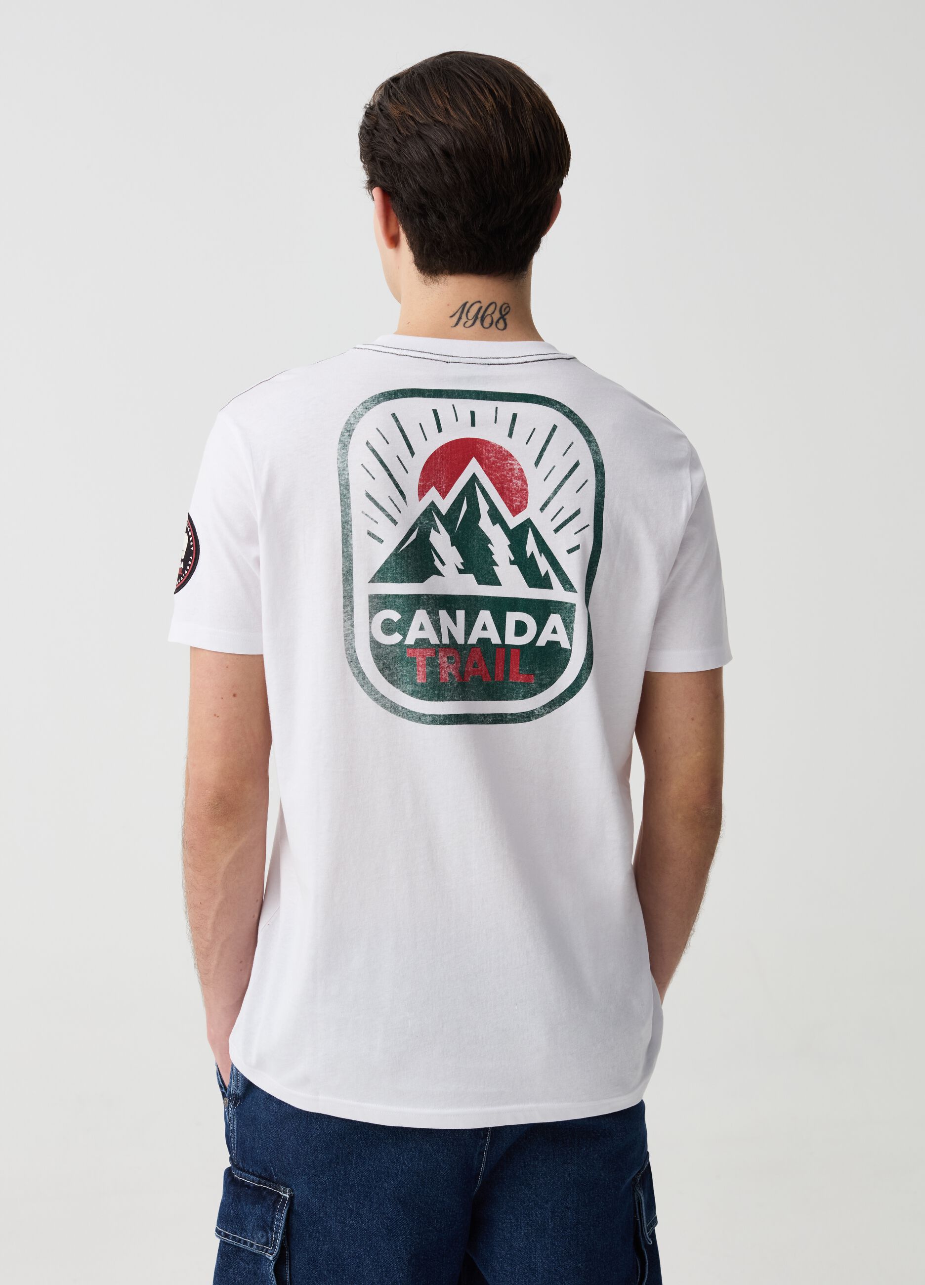 Camiseta con estampado y parche Canada Trail