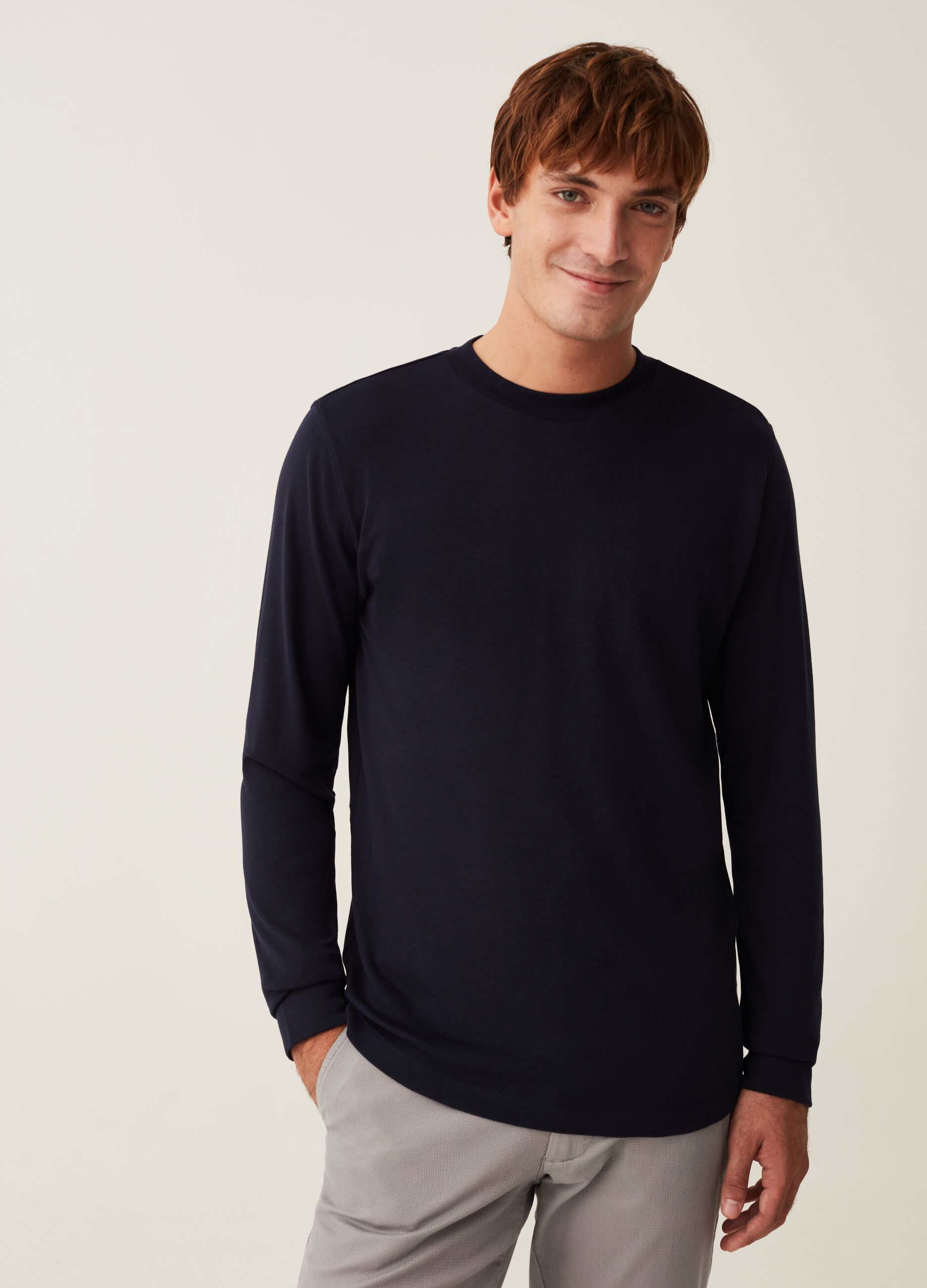 Long-sleeved T-shirt with round neck