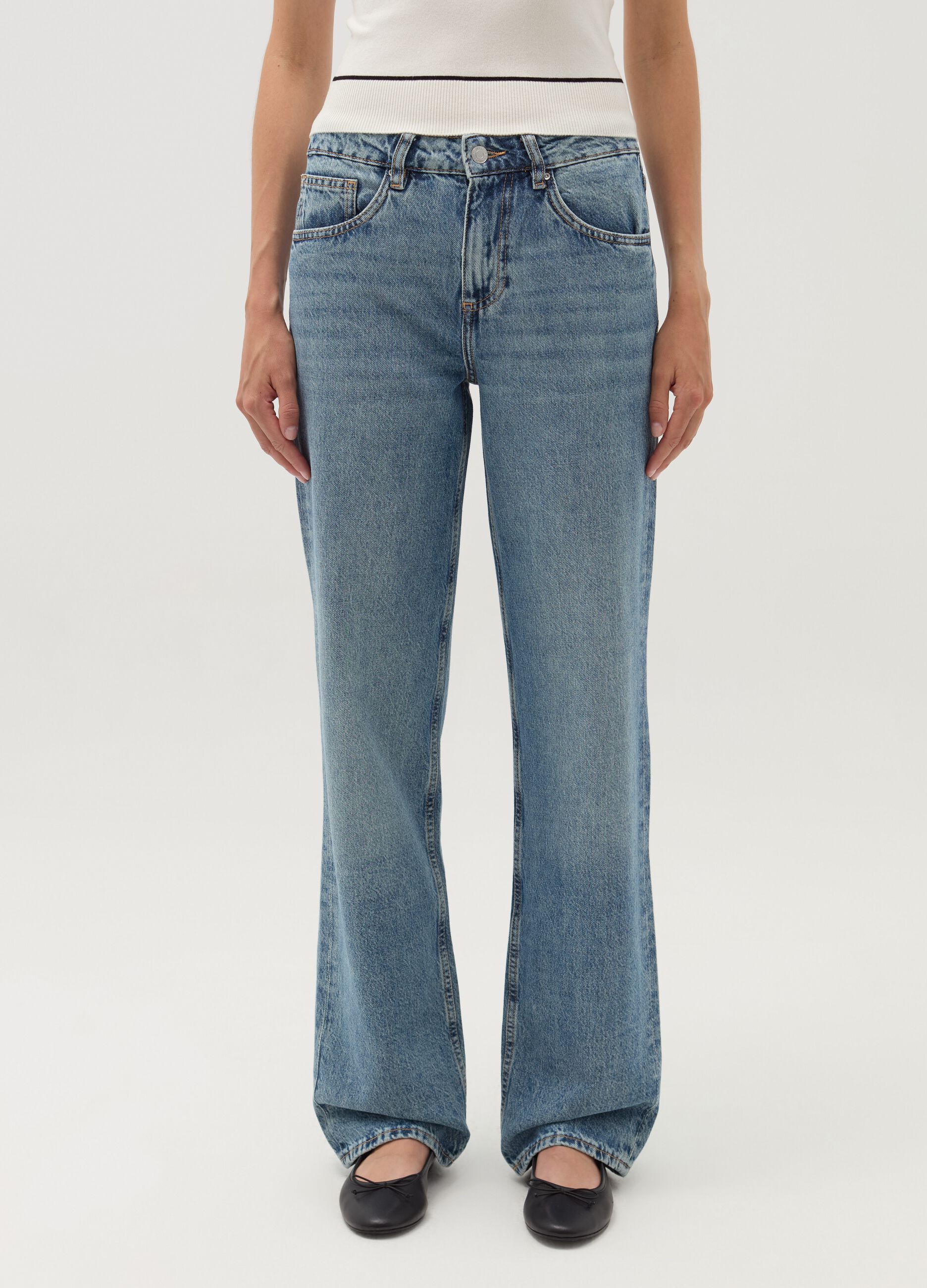 Straight-fit acid wash jeans with fading