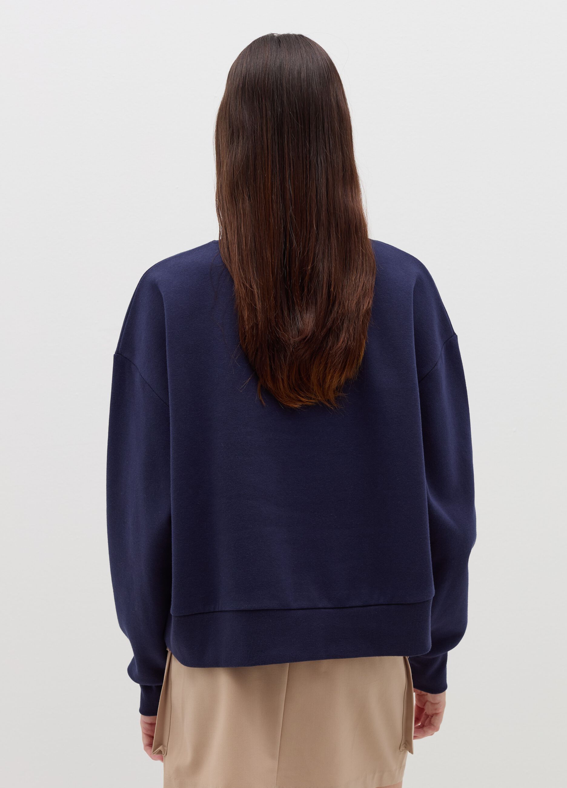 Sweatshirt with round neck