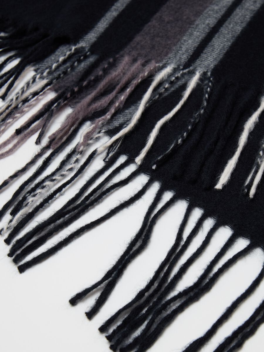 Check pashmina with fringing_1