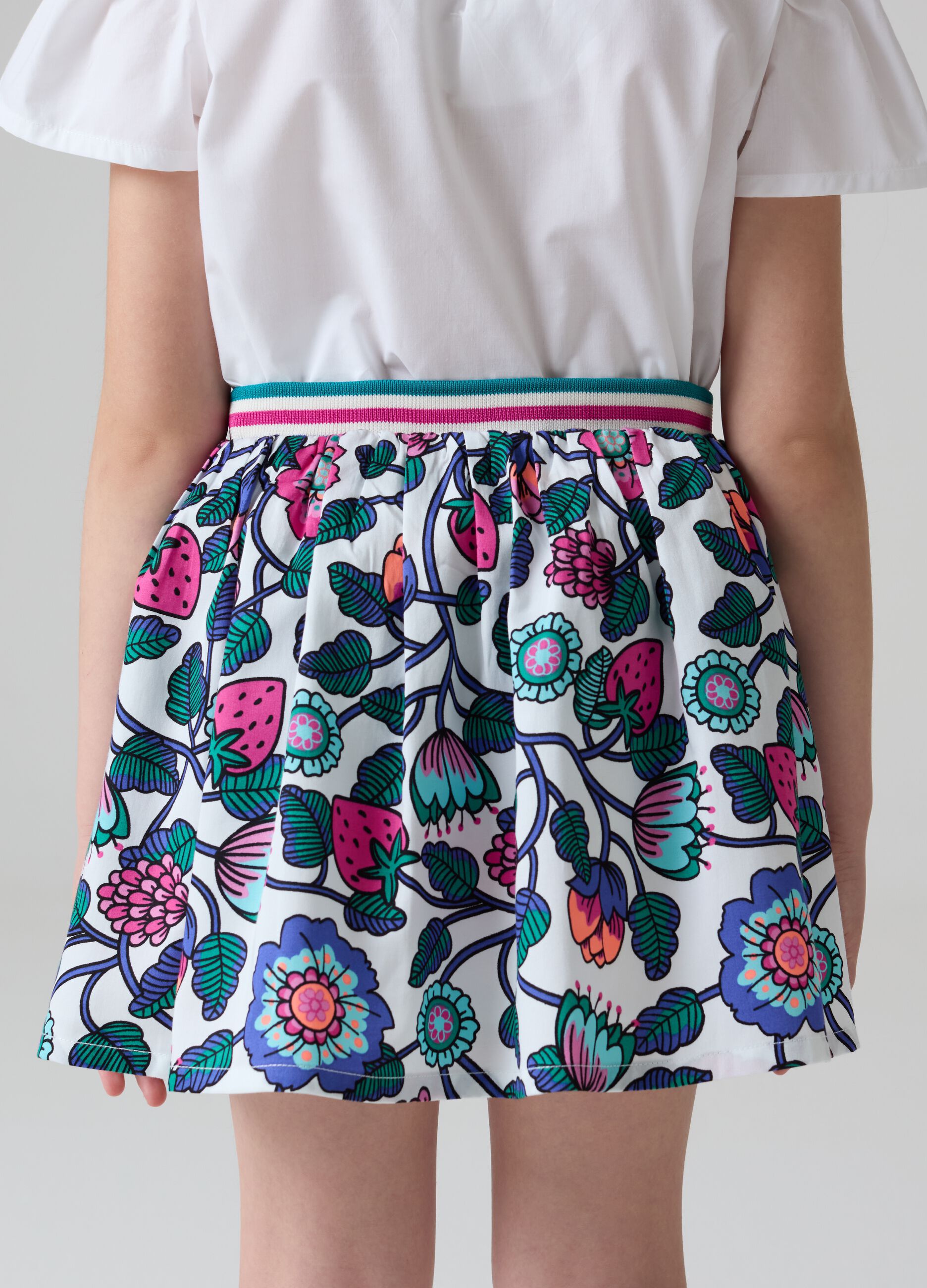 Cotton skirt with strawberries print