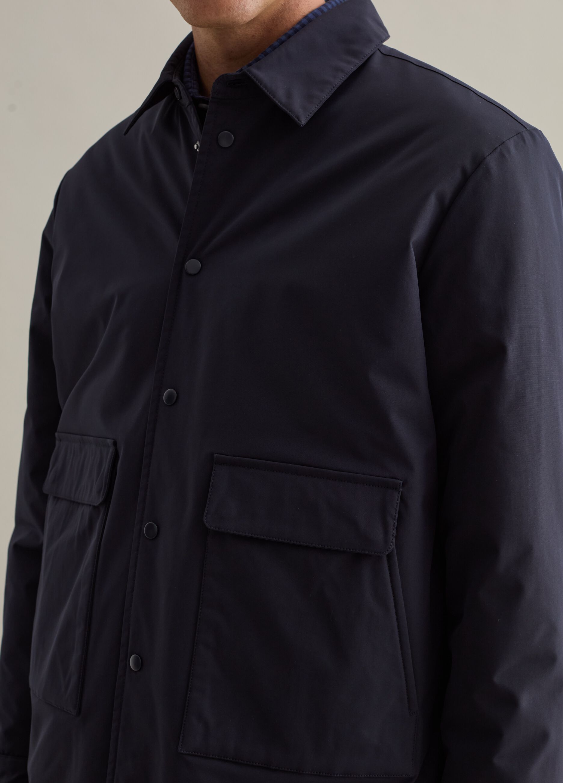 Short jacket with collar and buttons