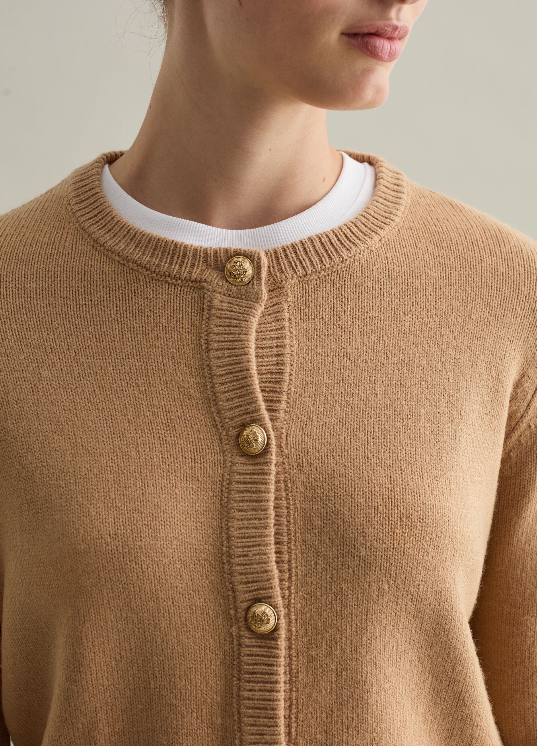 Contemporary cardigan with buttons