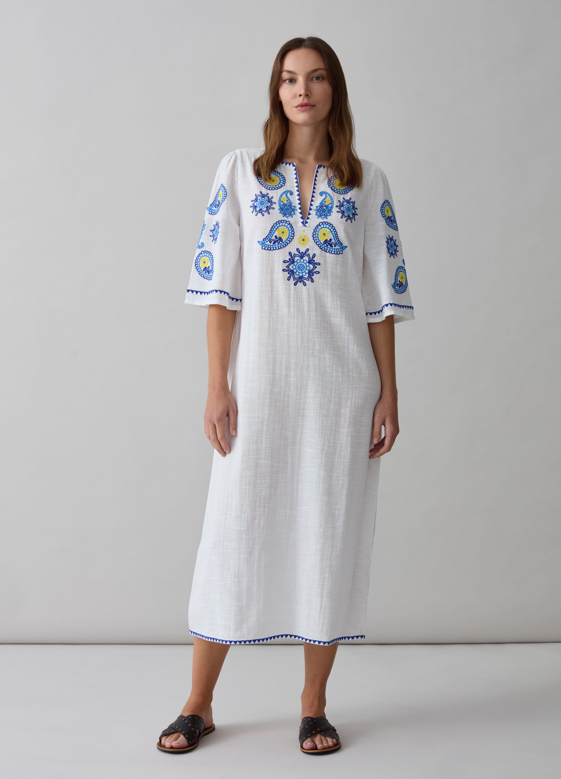 Long beach cover-up kaftan with paisley embroidery