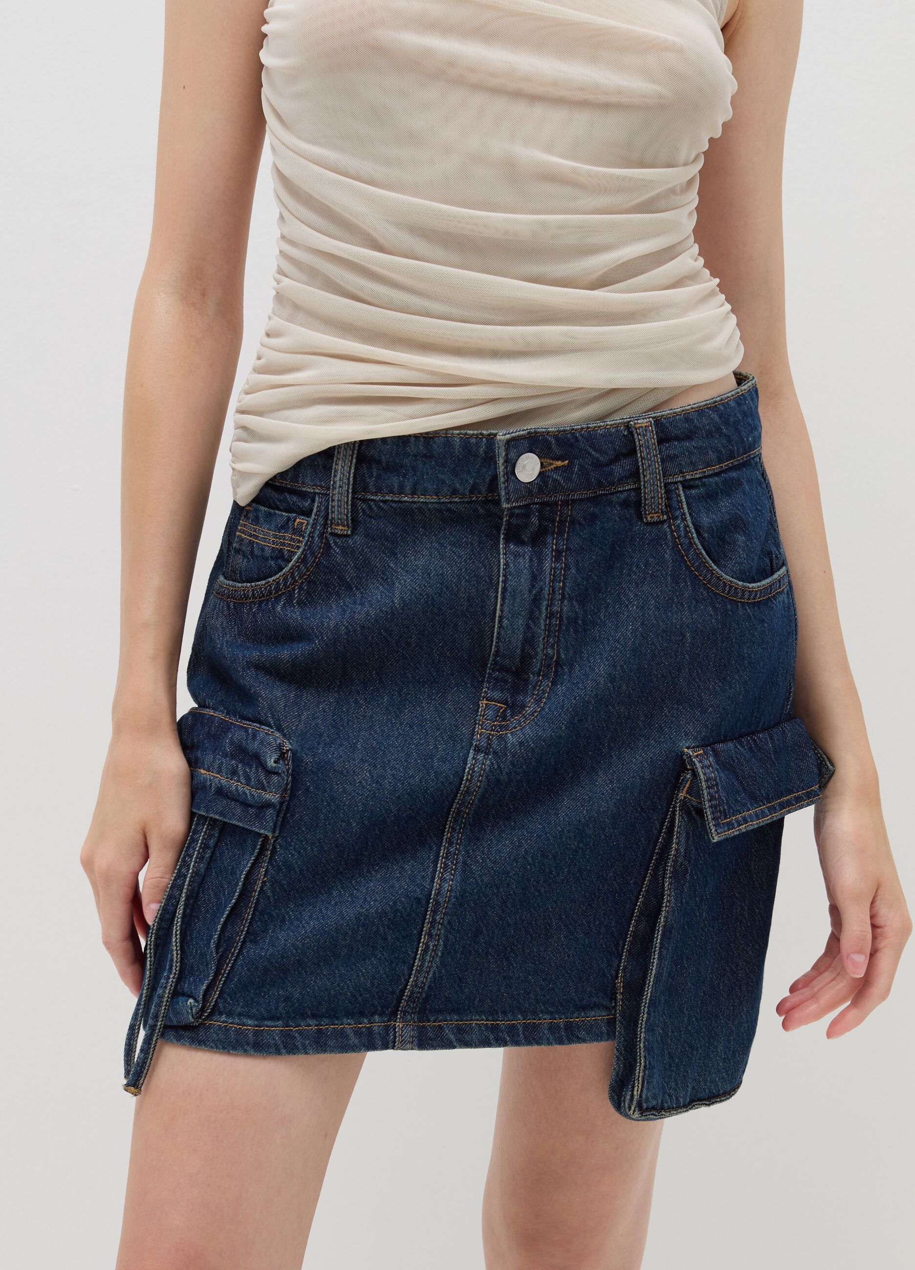 Cargo miniskirt in denim