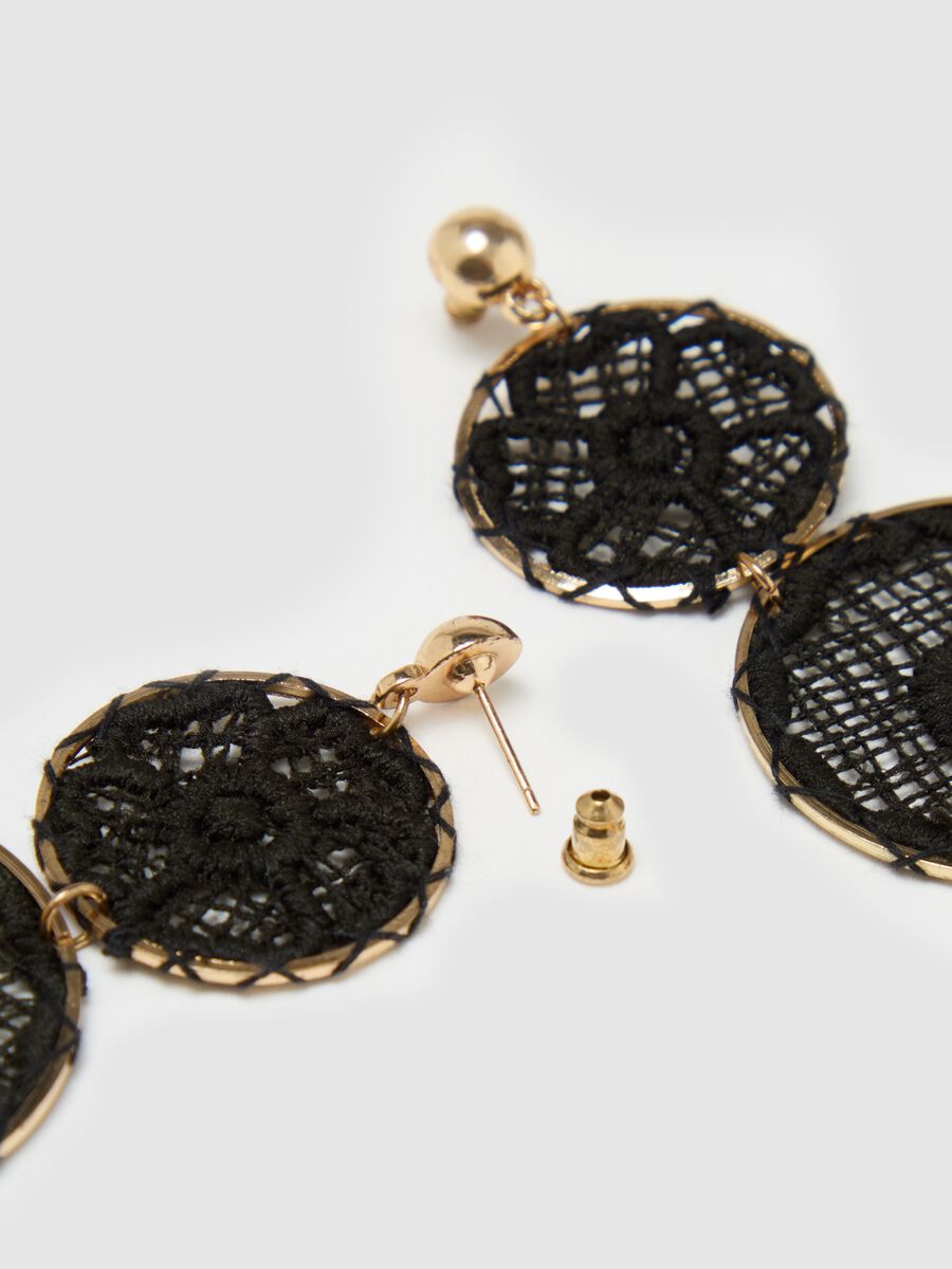 Pendant earrings with macramé lace_2