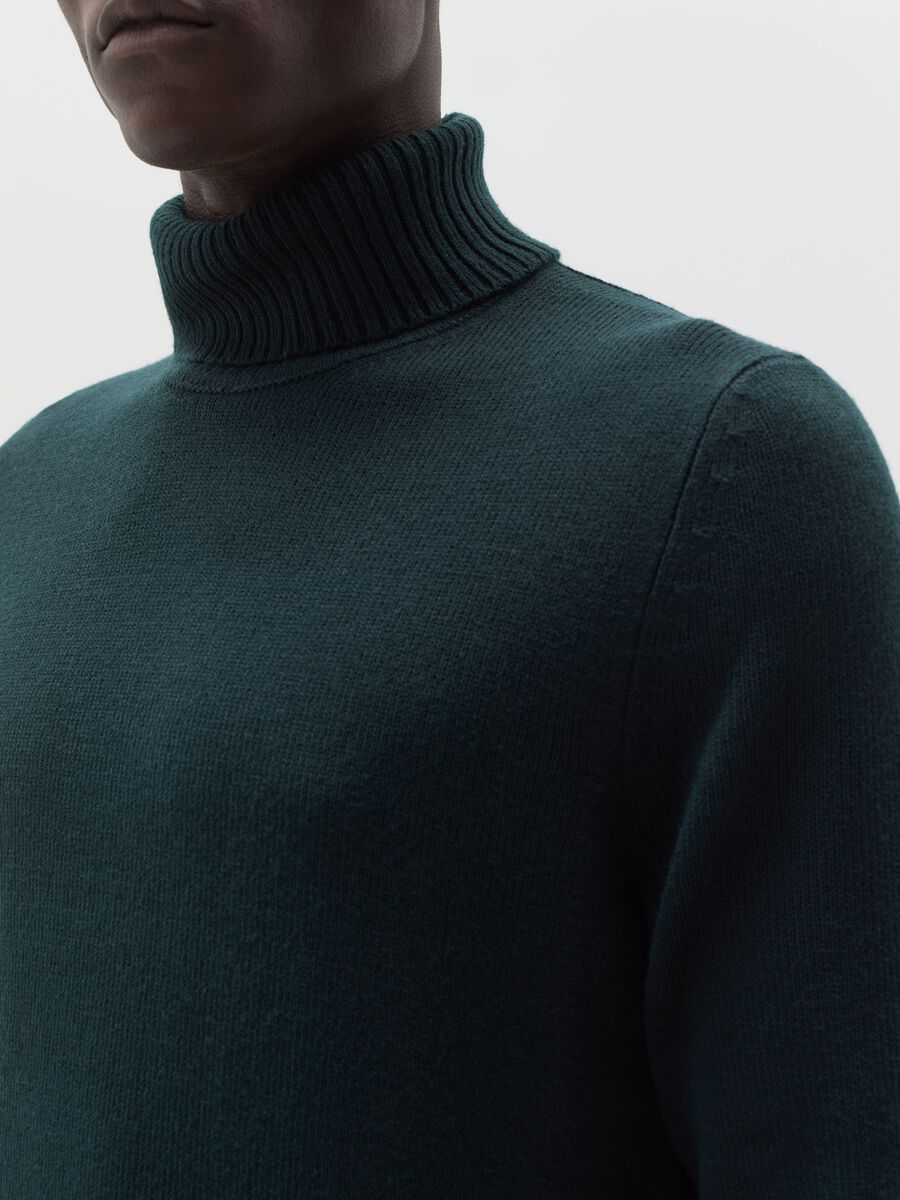 Pullover with high neck_3