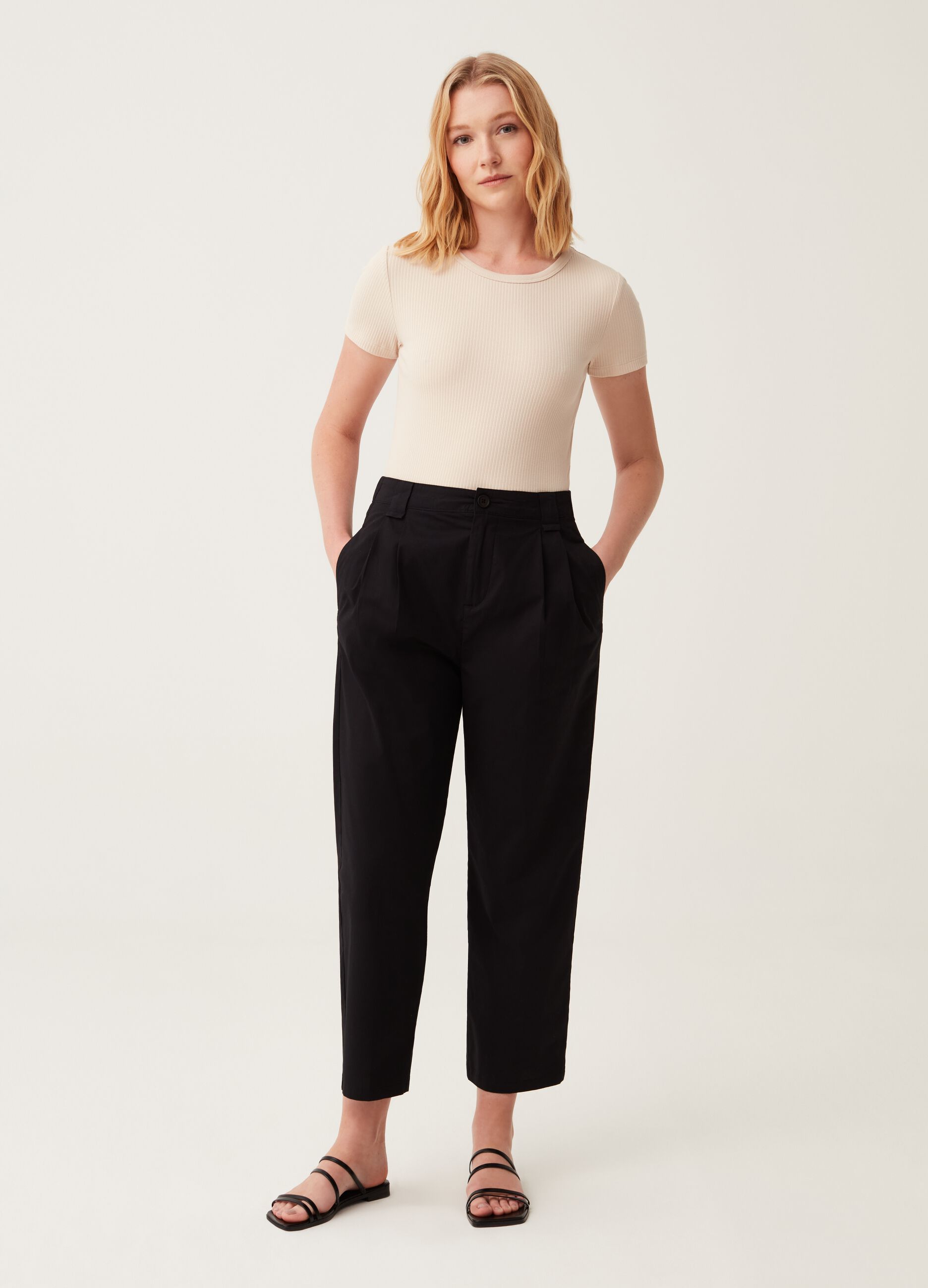 Ankle-fit cigarette trousers with darts