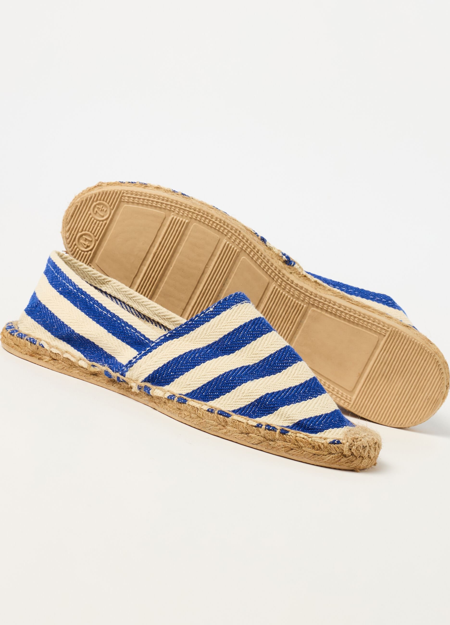 Espadrilles with striped pattern