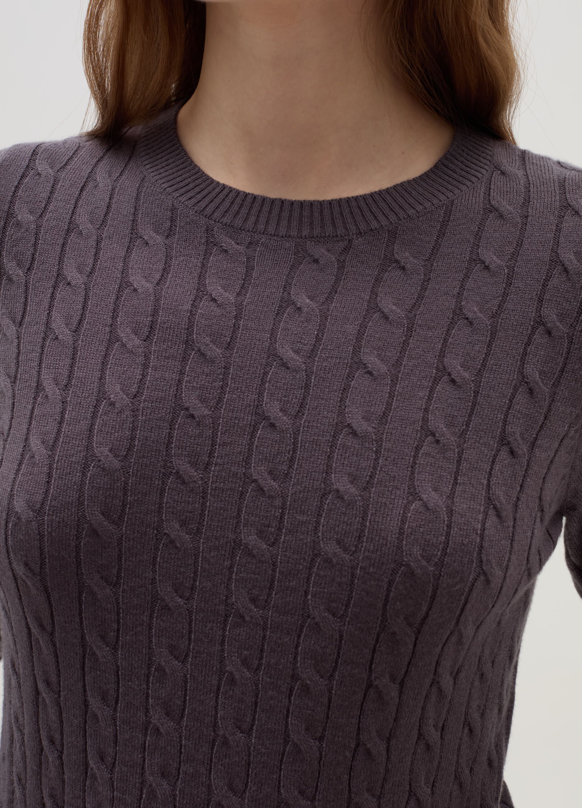 Ribbed pullover with cable-knit design