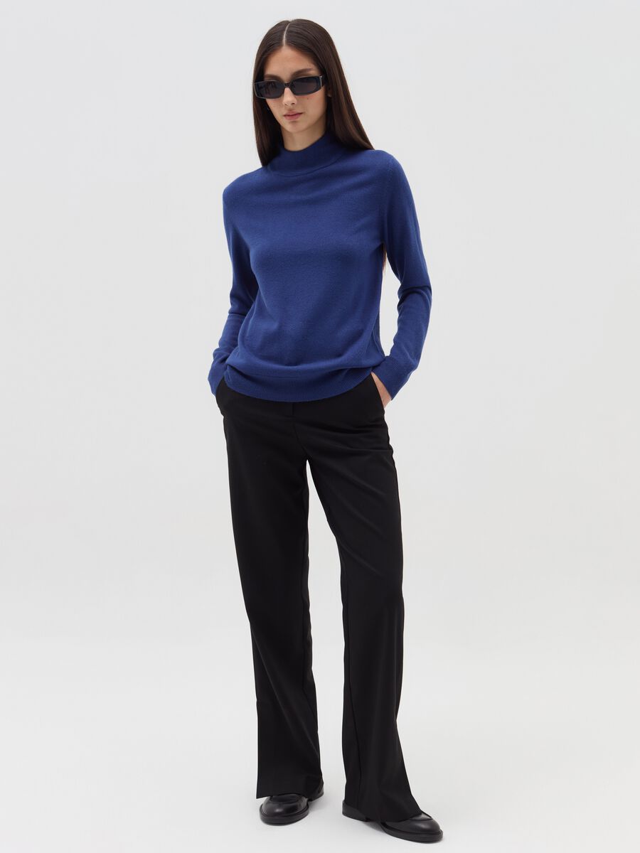 Long-sleeved top with mock neck_0