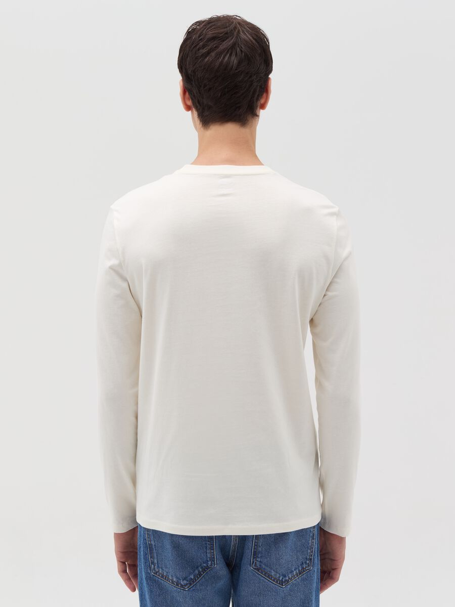 Long-sleeved T-shirt with round neck_2