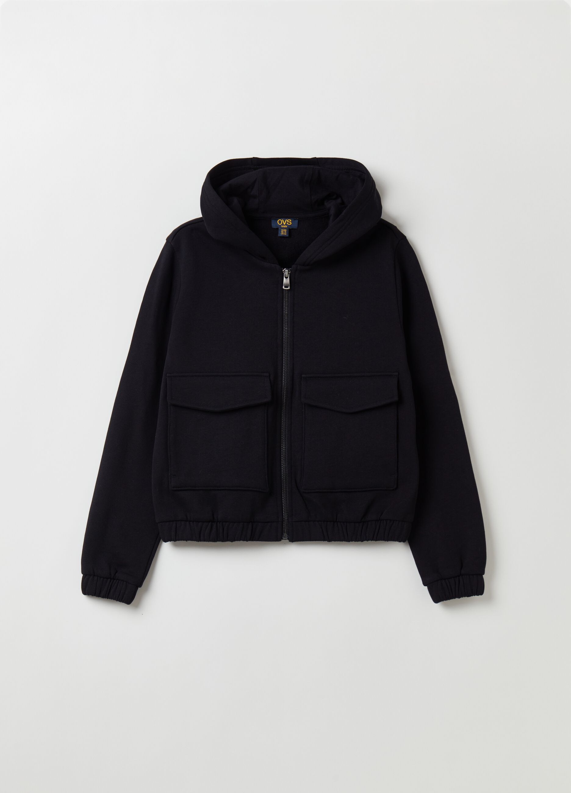 Full-zip sweatshirt with hood and pockets