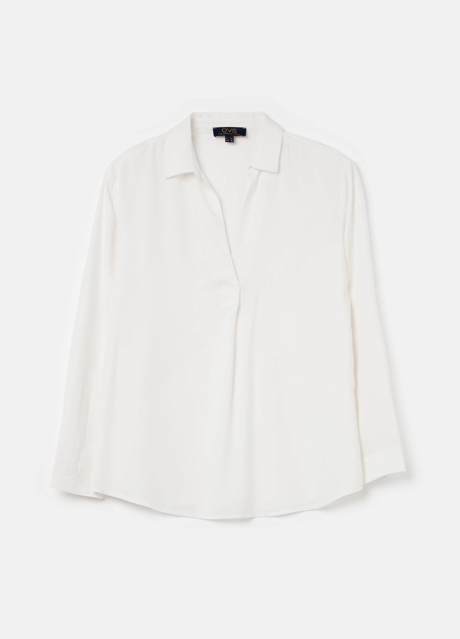 Blouse with polo neckline and long sleeves