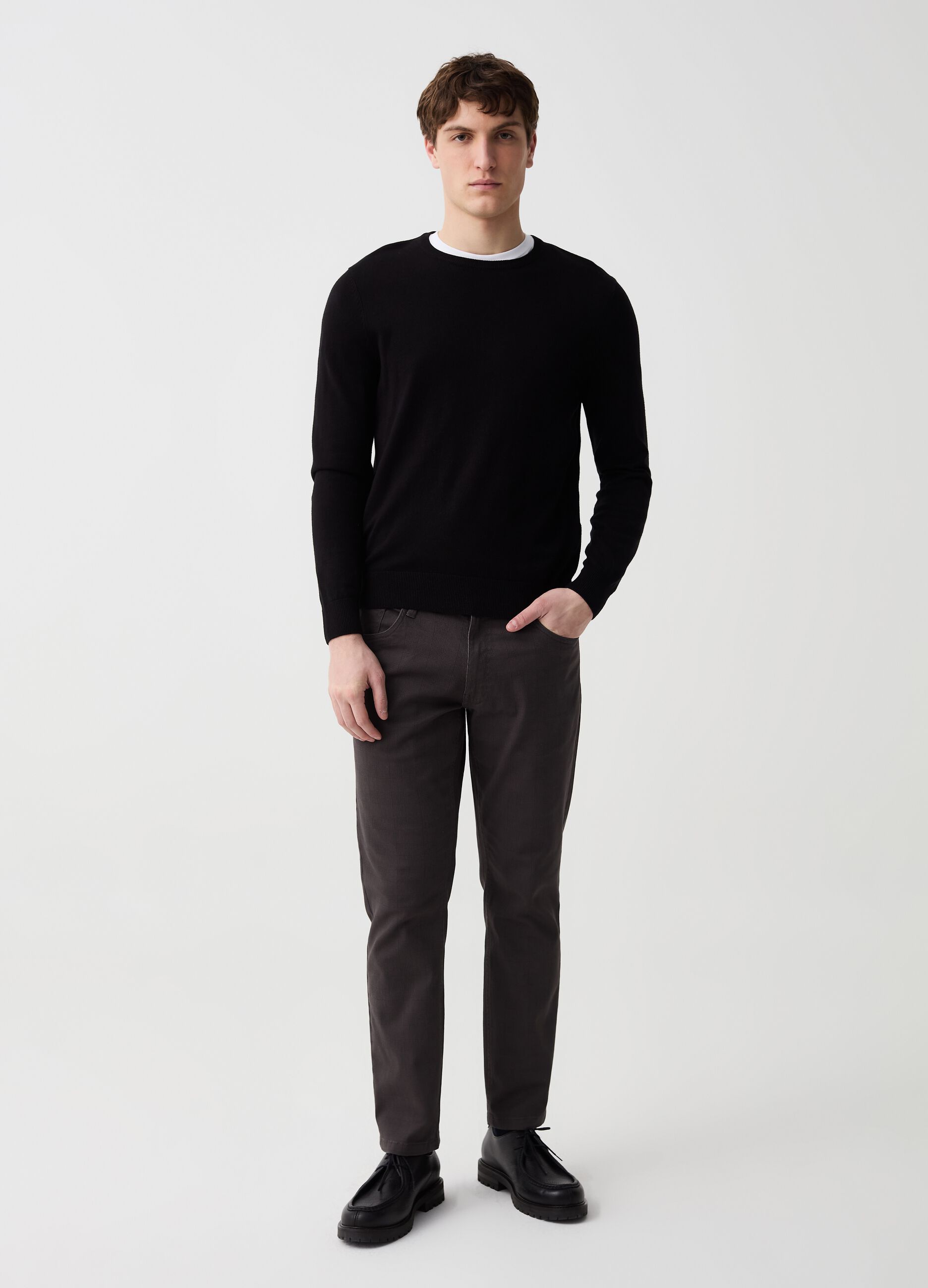 Regular-fit trousers with micro pattern