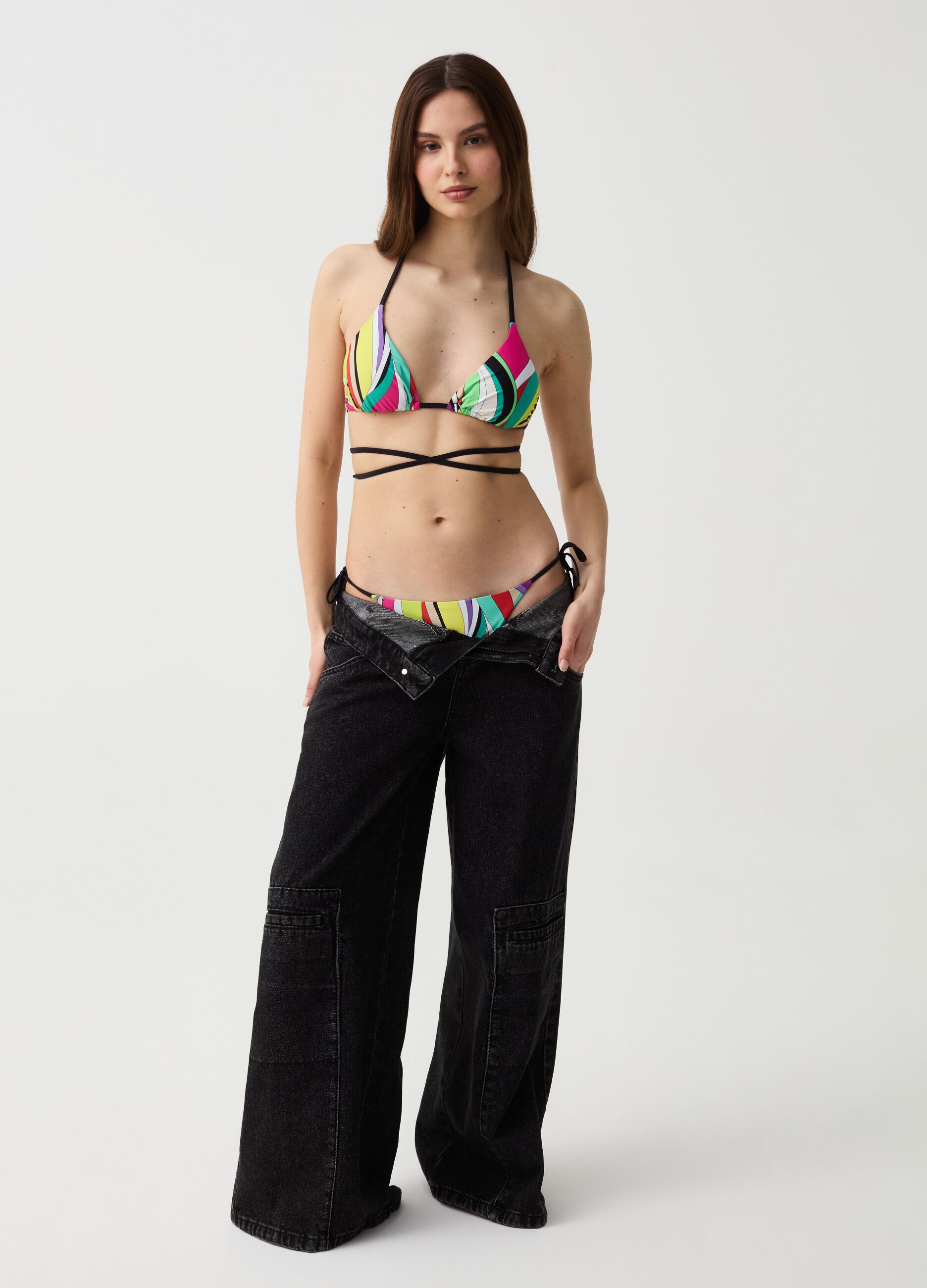 Triangle bikini top with multicoloured pattern