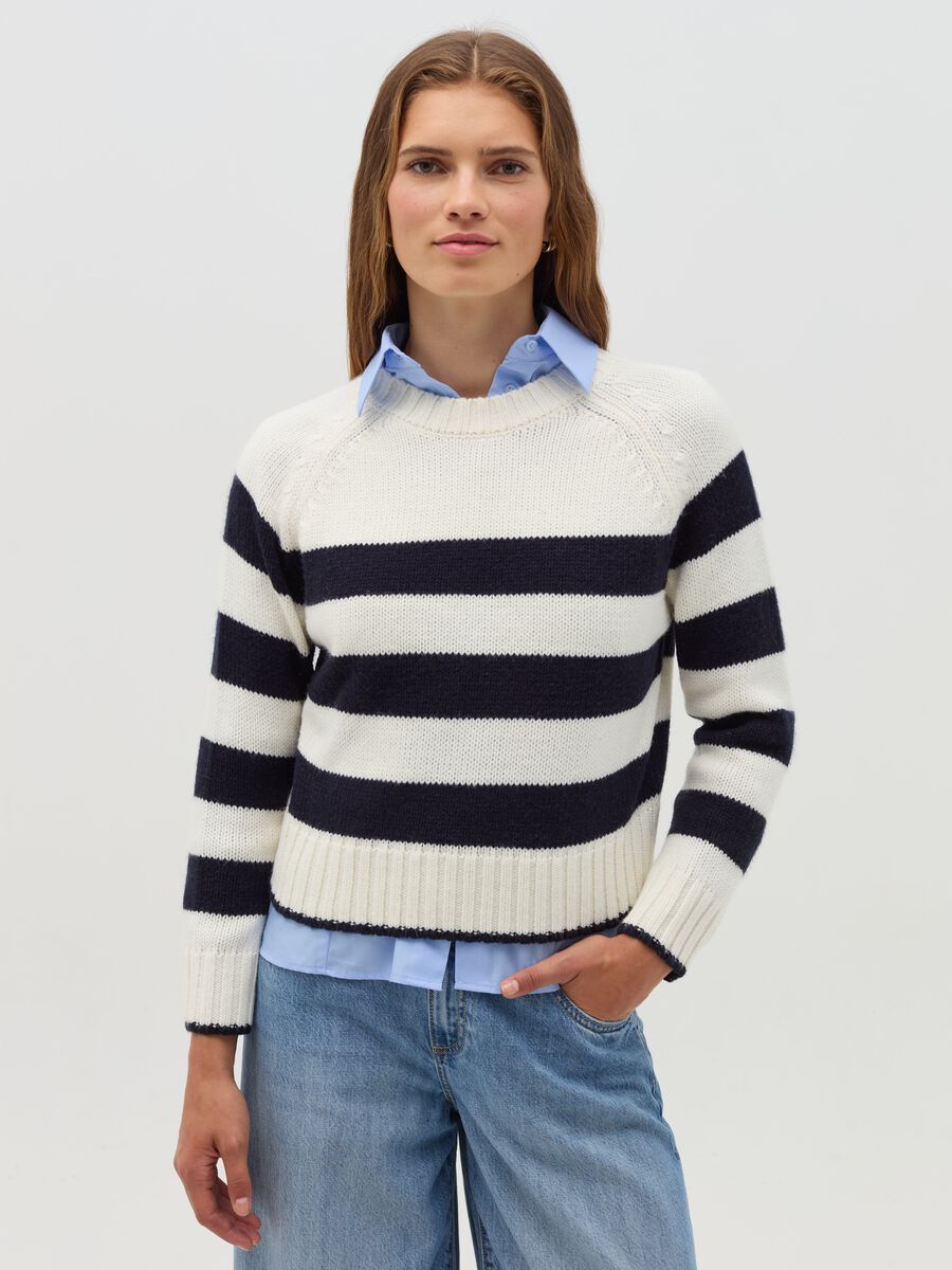 Striped pullover with raglan sleeves_1