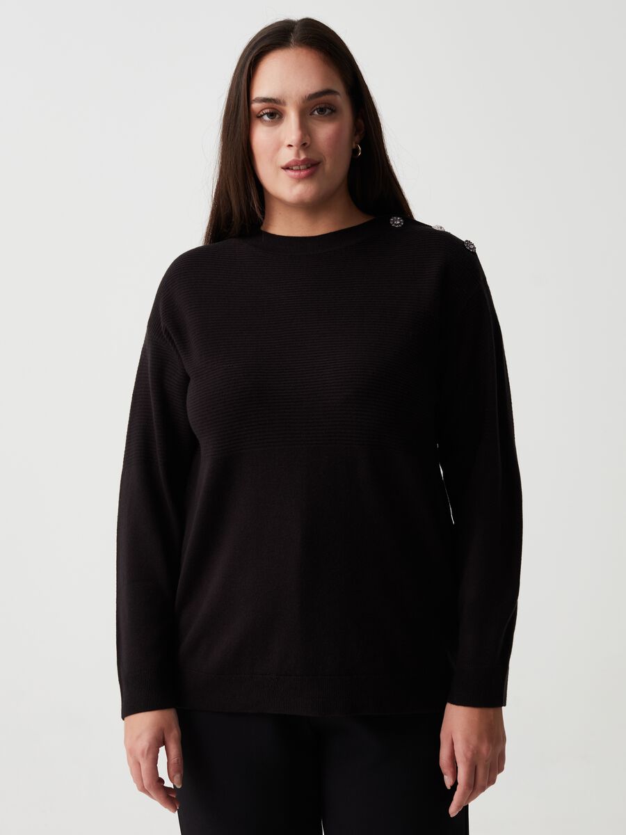 Curvy pullover with jewel button_0