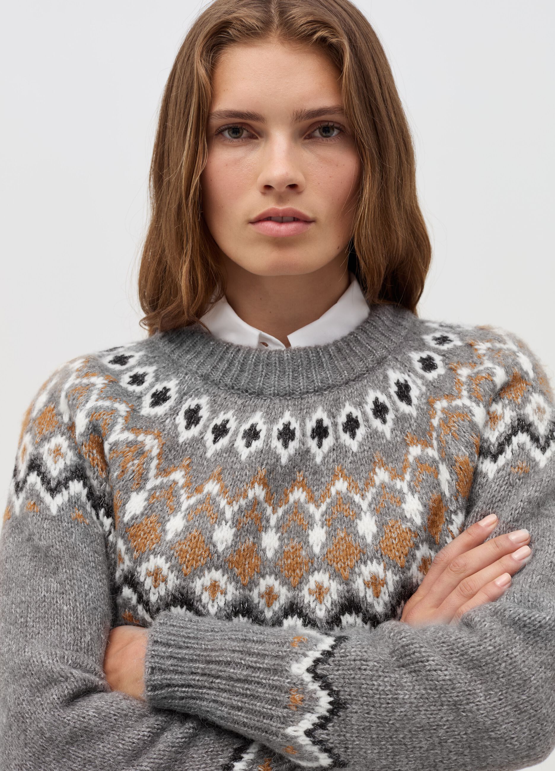 Pullover girocollo con disegno jacquard