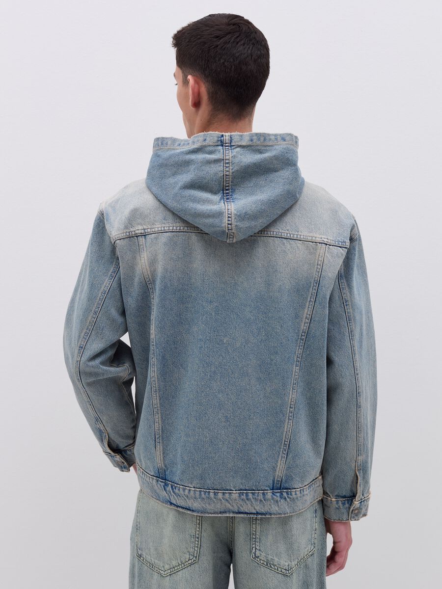 Short denim jacket with hood_1