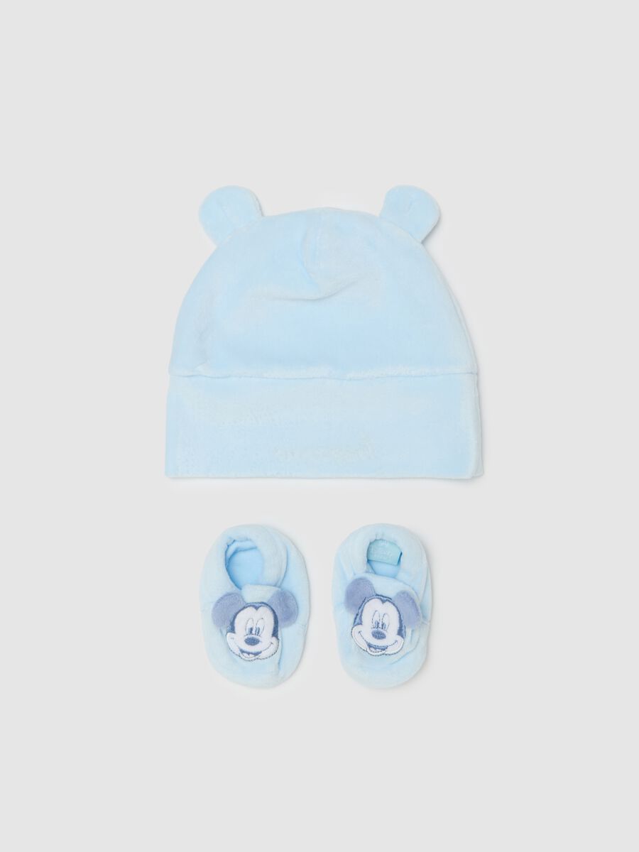 Set with beanie and baby shoes with Mickey Mouse embroidery_0