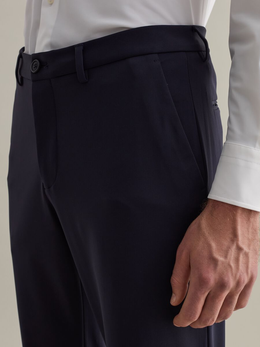 Contemporary chino trousers in technical fabric_3