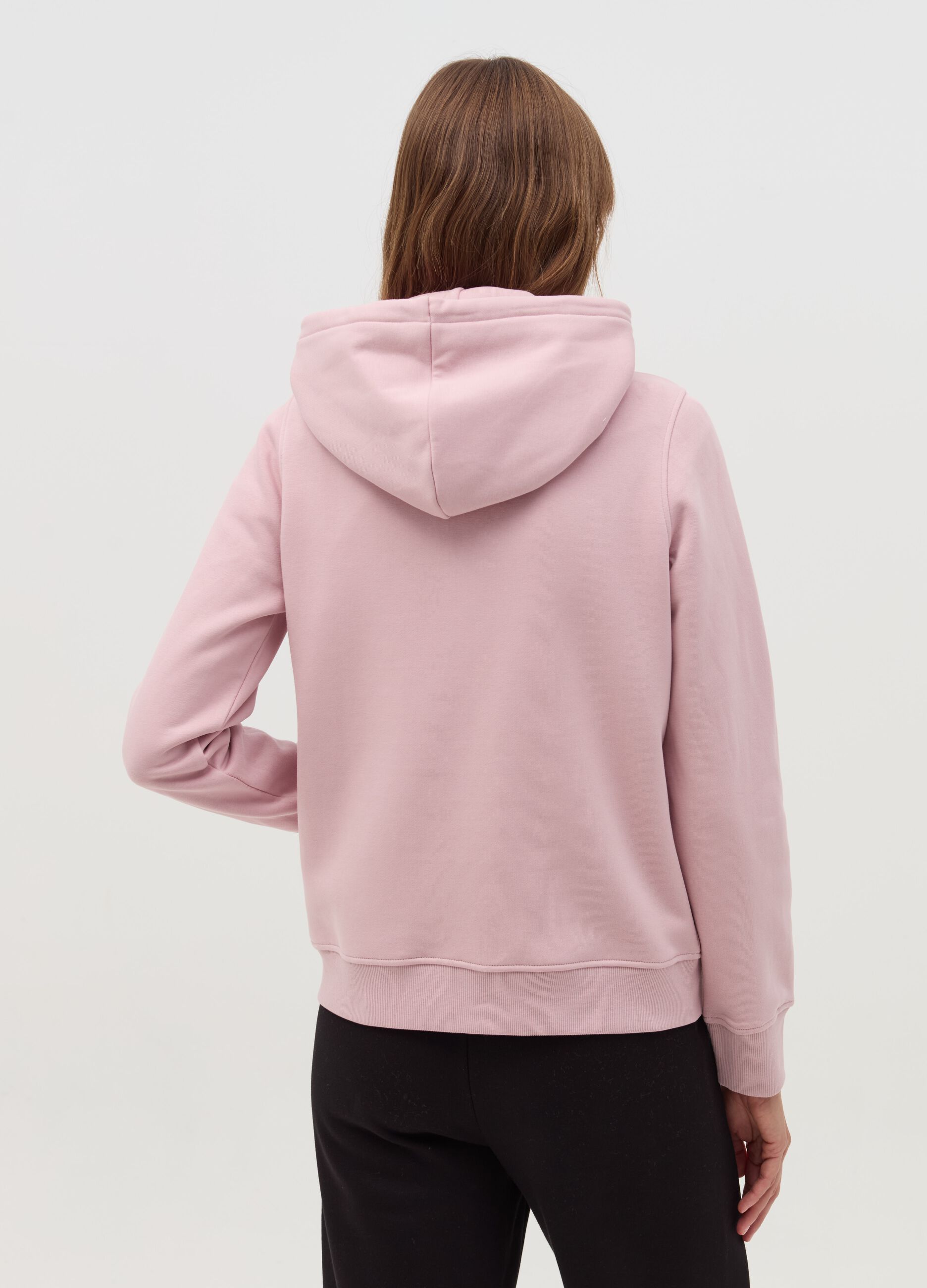 Essential sweatshirt with hood