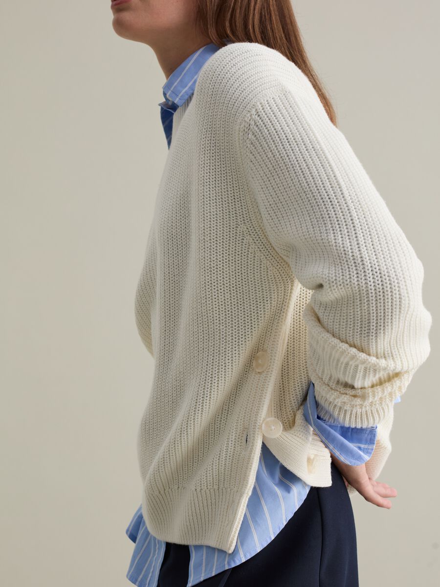 Ribbed pullover with buttons_1