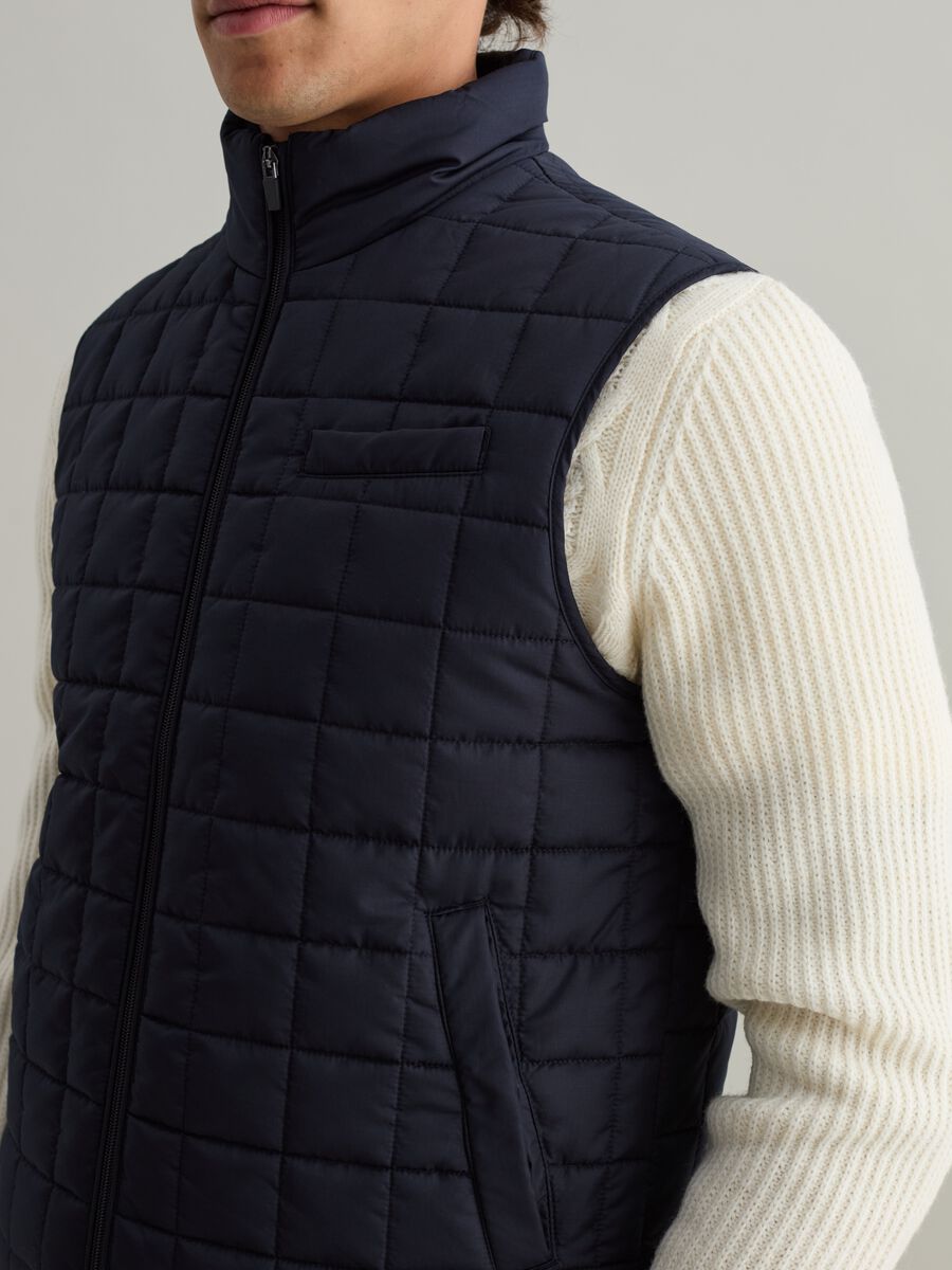 Contemporary gilet with ripstop weave_2