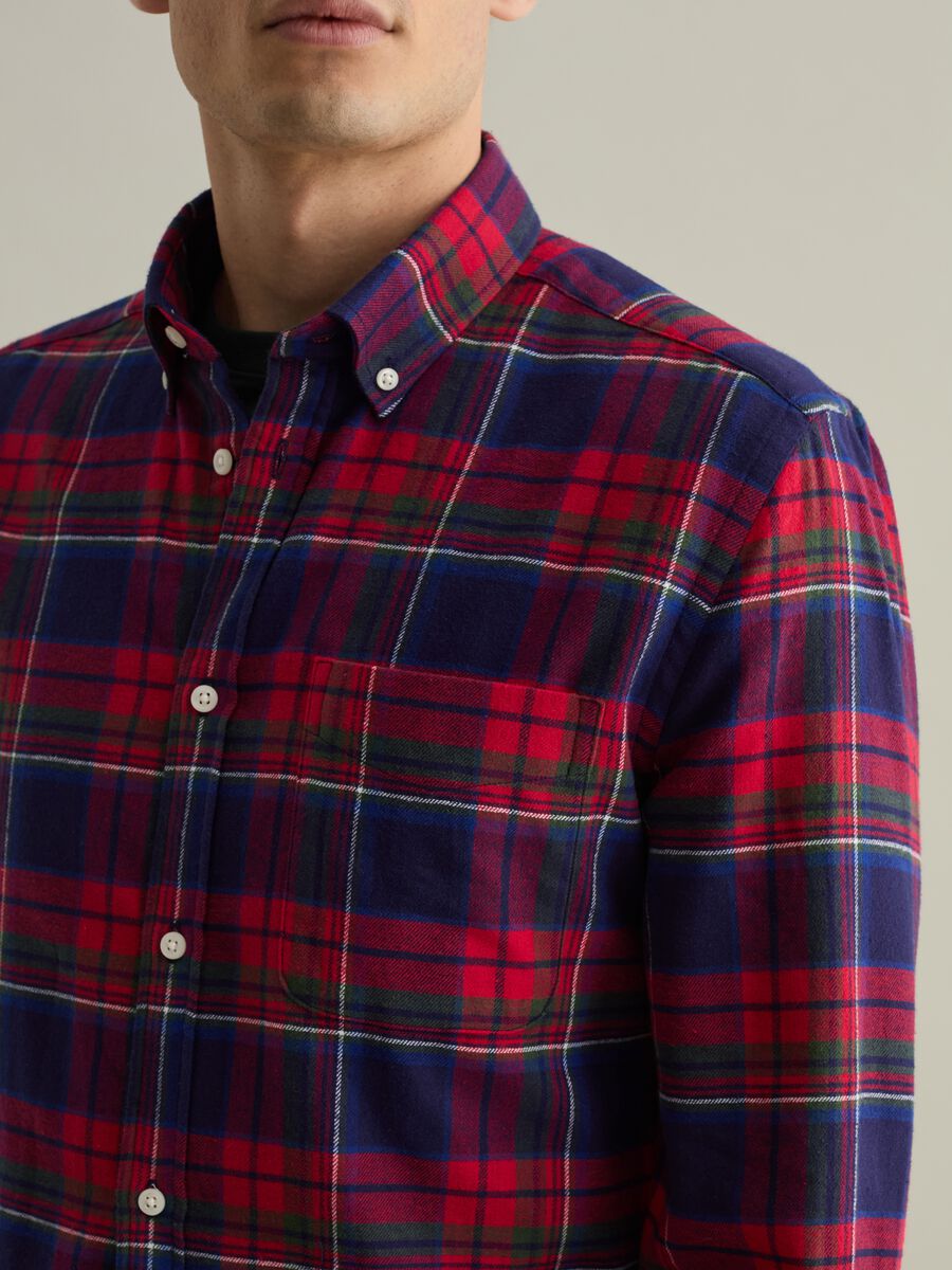 Flannel shirt with check pattern and button-down collar_3