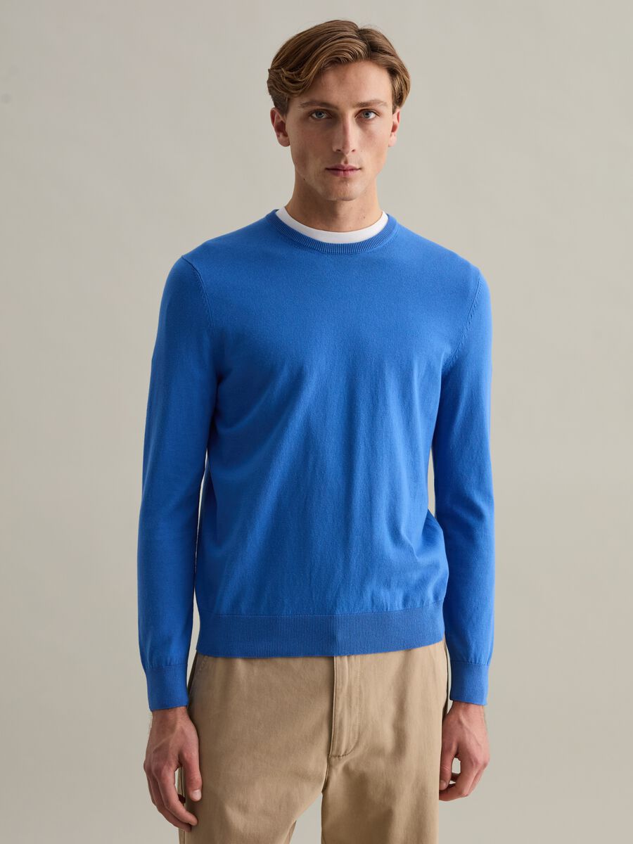 Round neck pullover_3