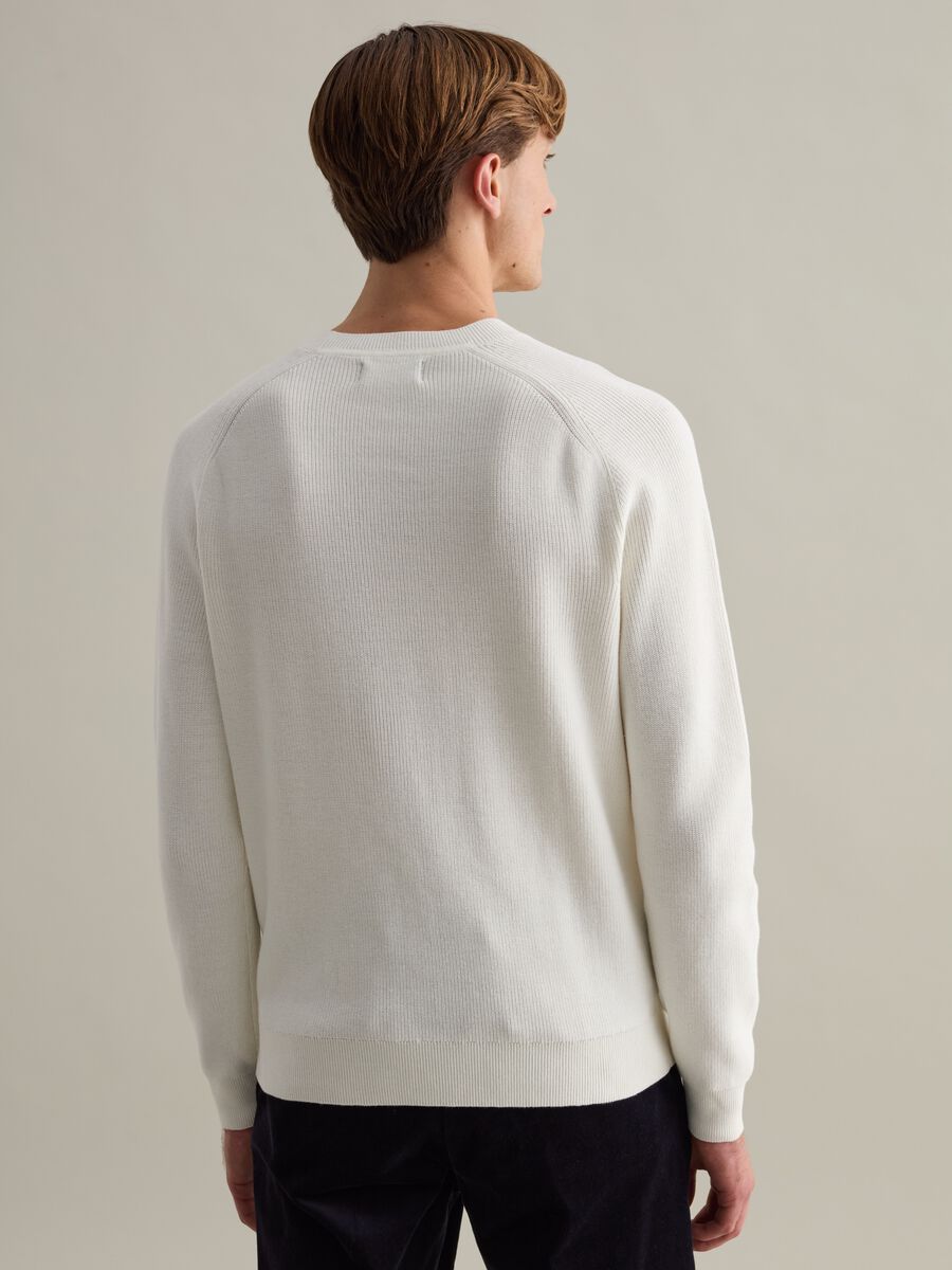 Contemporary pullover with ribbing_2